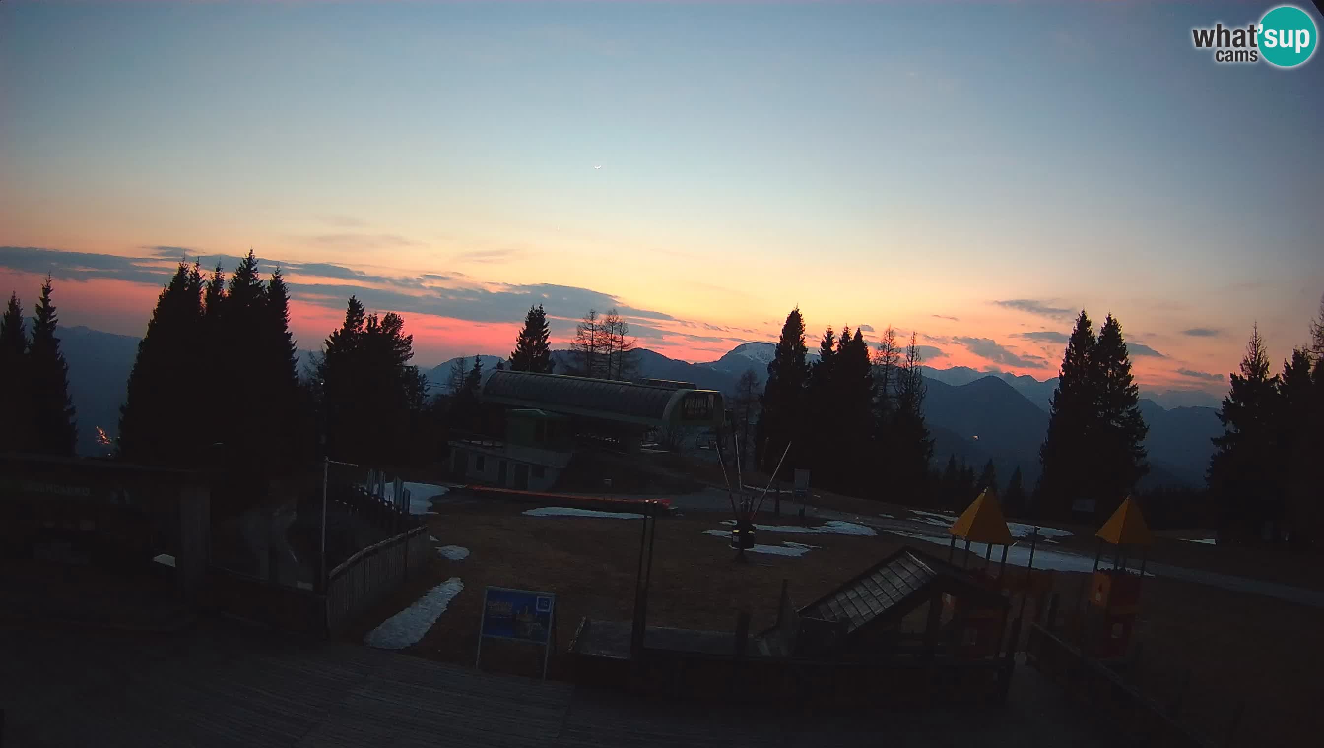 Alpska Perla kamera Cerkno Počivalo