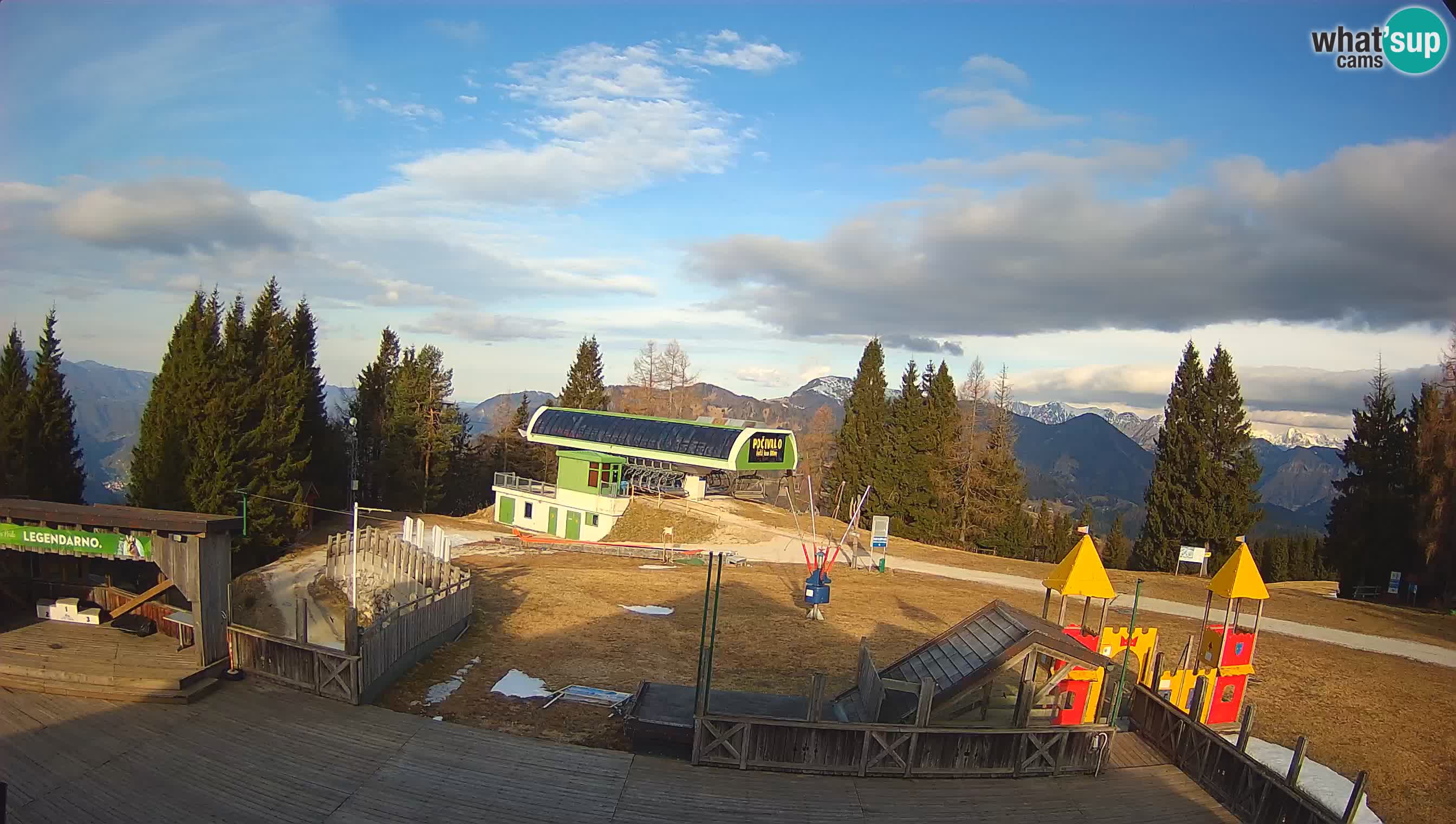 Webcam de la station de ski des Alpes slovènes à Cerkno Počivalo
