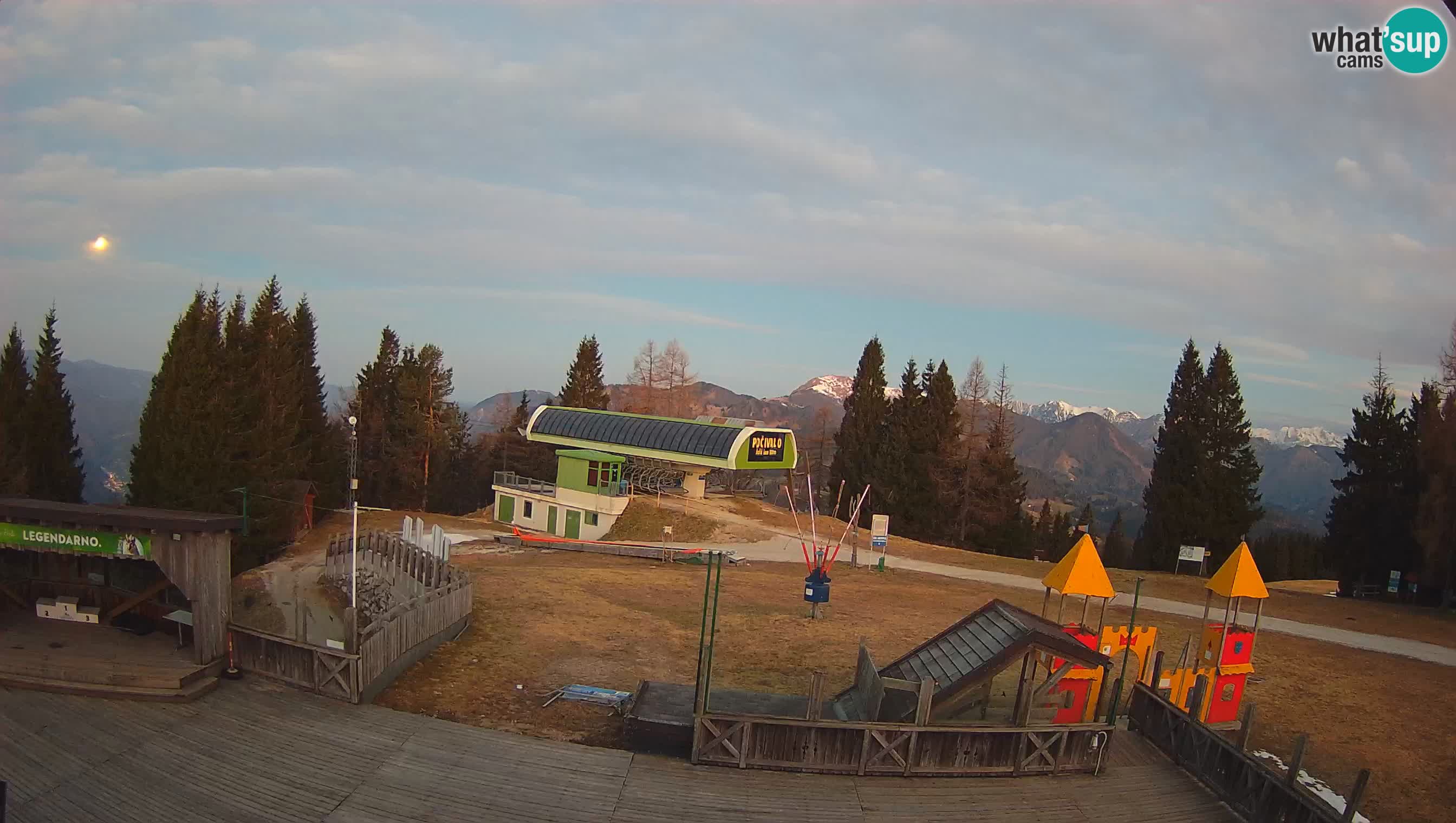 Spletna kamera Počivalo – Alpska Perla | Pogled v živo iz smučišča Cerkno