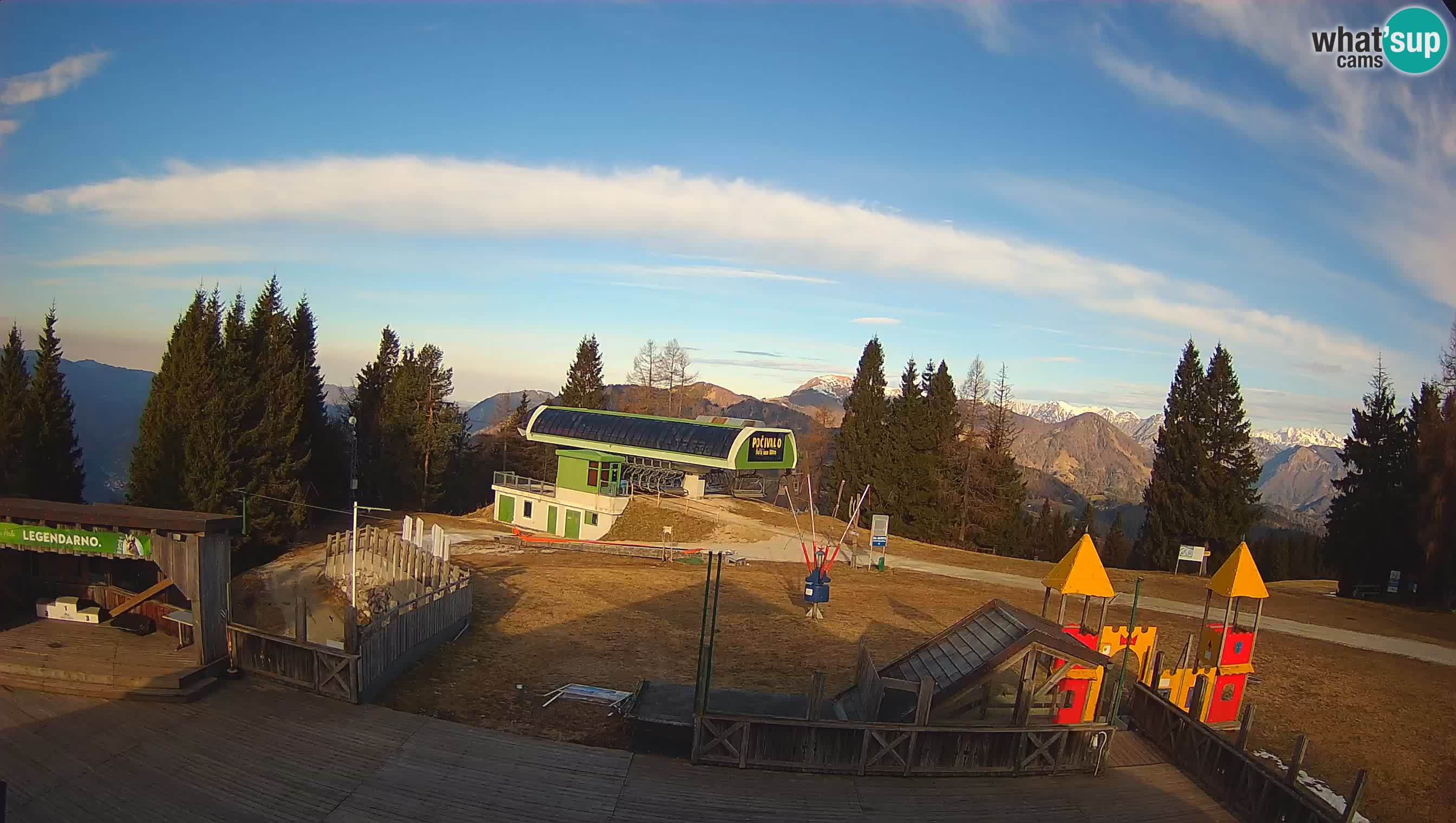 Webcam de la station de ski des Alpes slovènes à Cerkno Počivalo
