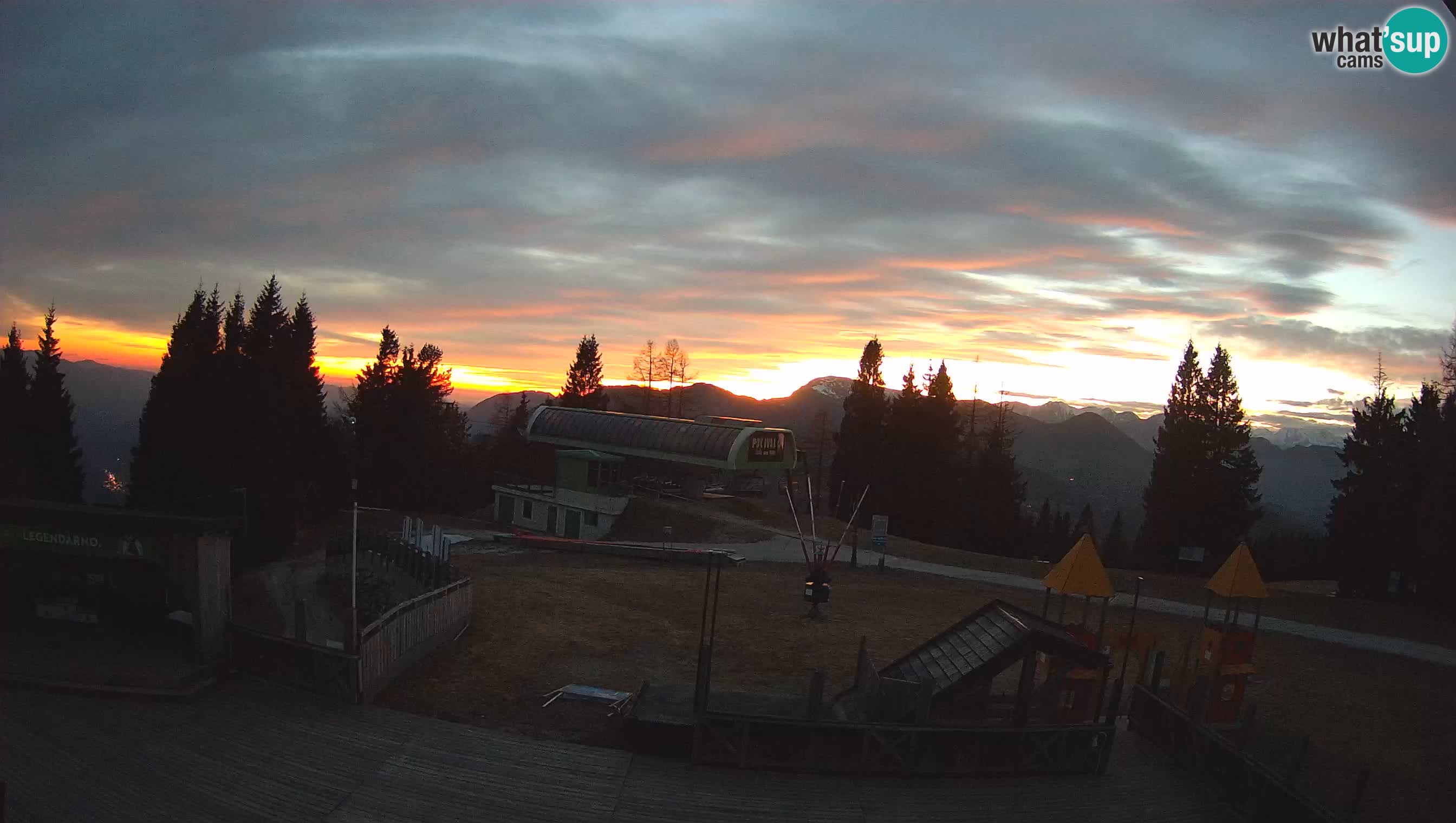Webcam de la station de ski des Alpes slovènes à Cerkno Počivalo