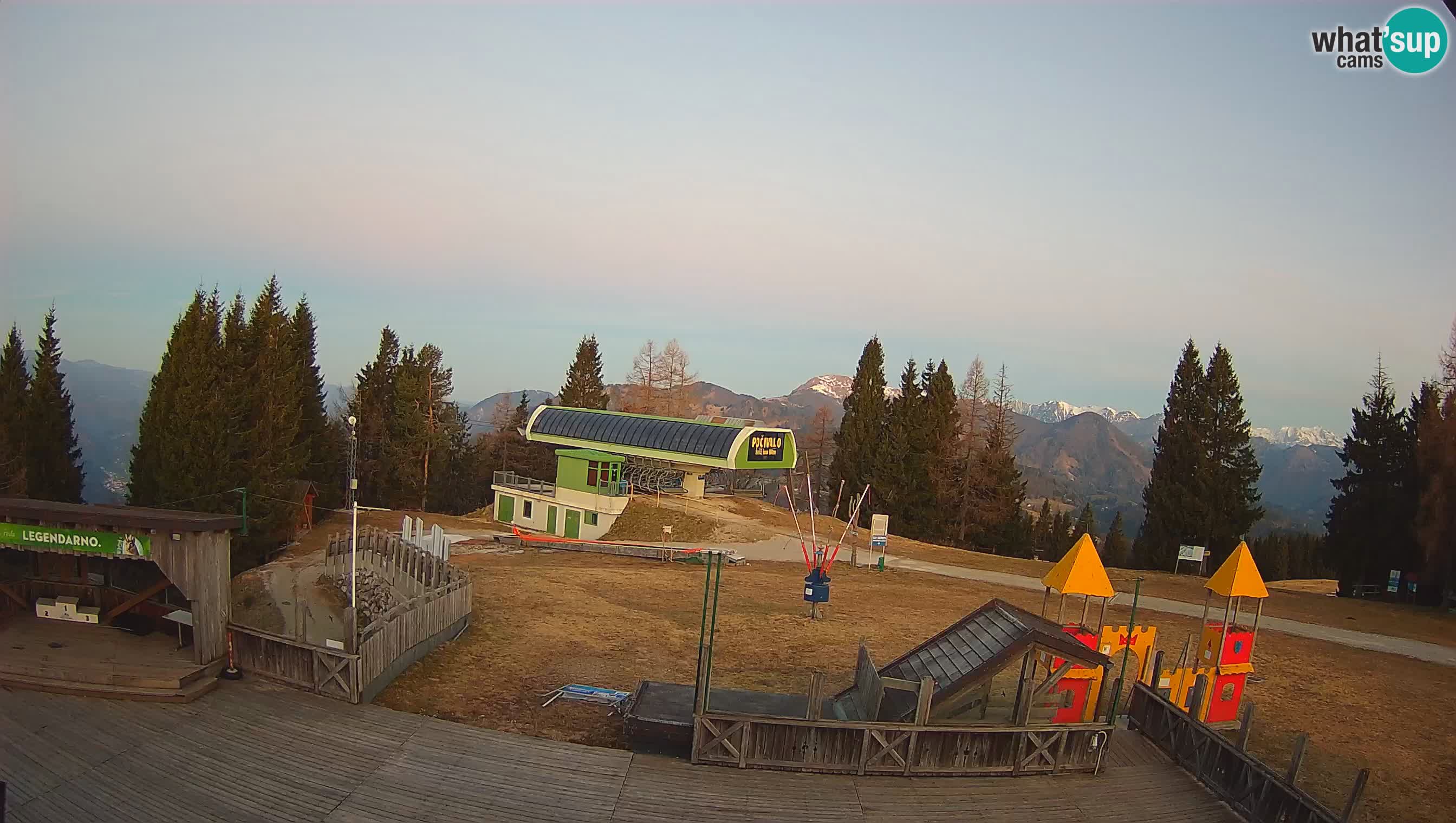 Webcam de la station de ski des Alpes slovènes à Cerkno Počivalo