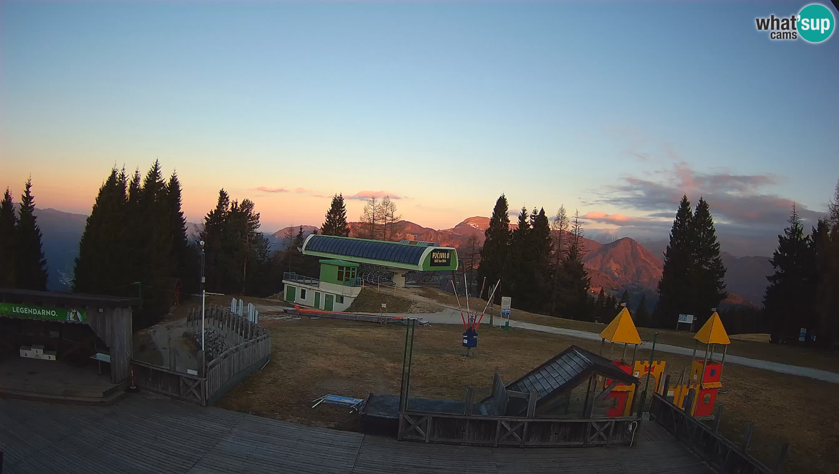 Webcam de la station de ski des Alpes slovènes à Cerkno Počivalo
