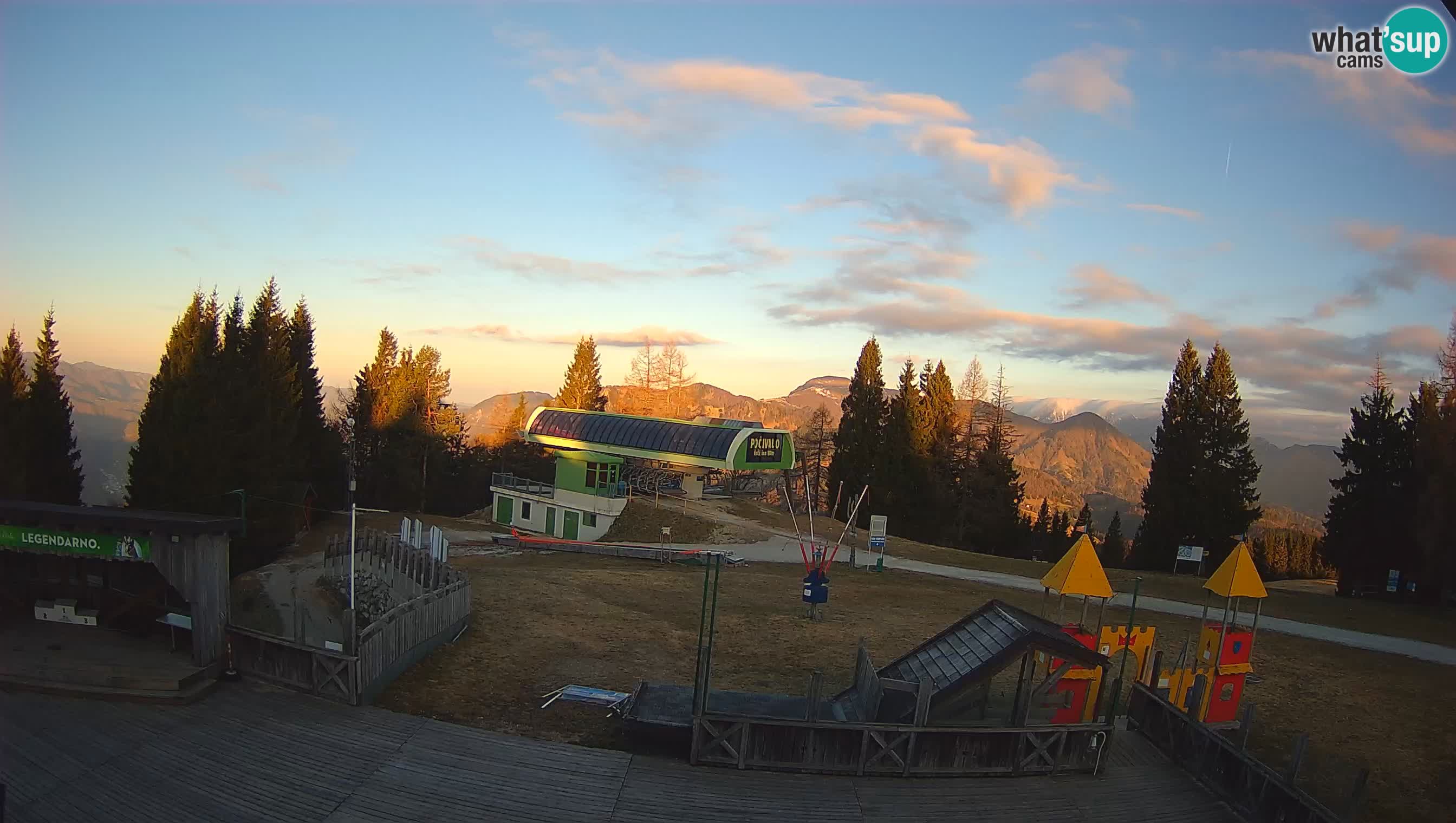 Webcam de la station de ski des Alpes slovènes à Cerkno Počivalo