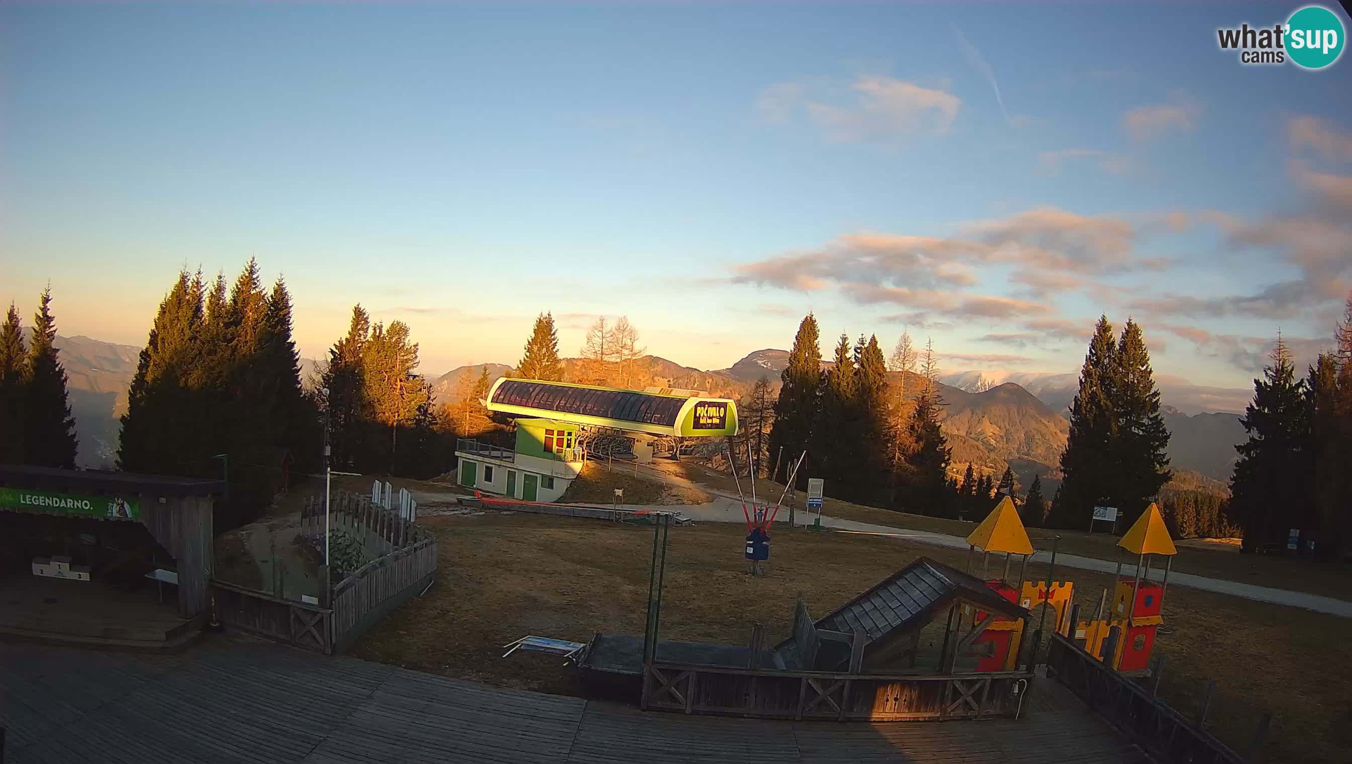 Webcam de la station de ski des Alpes slovènes à Cerkno Počivalo