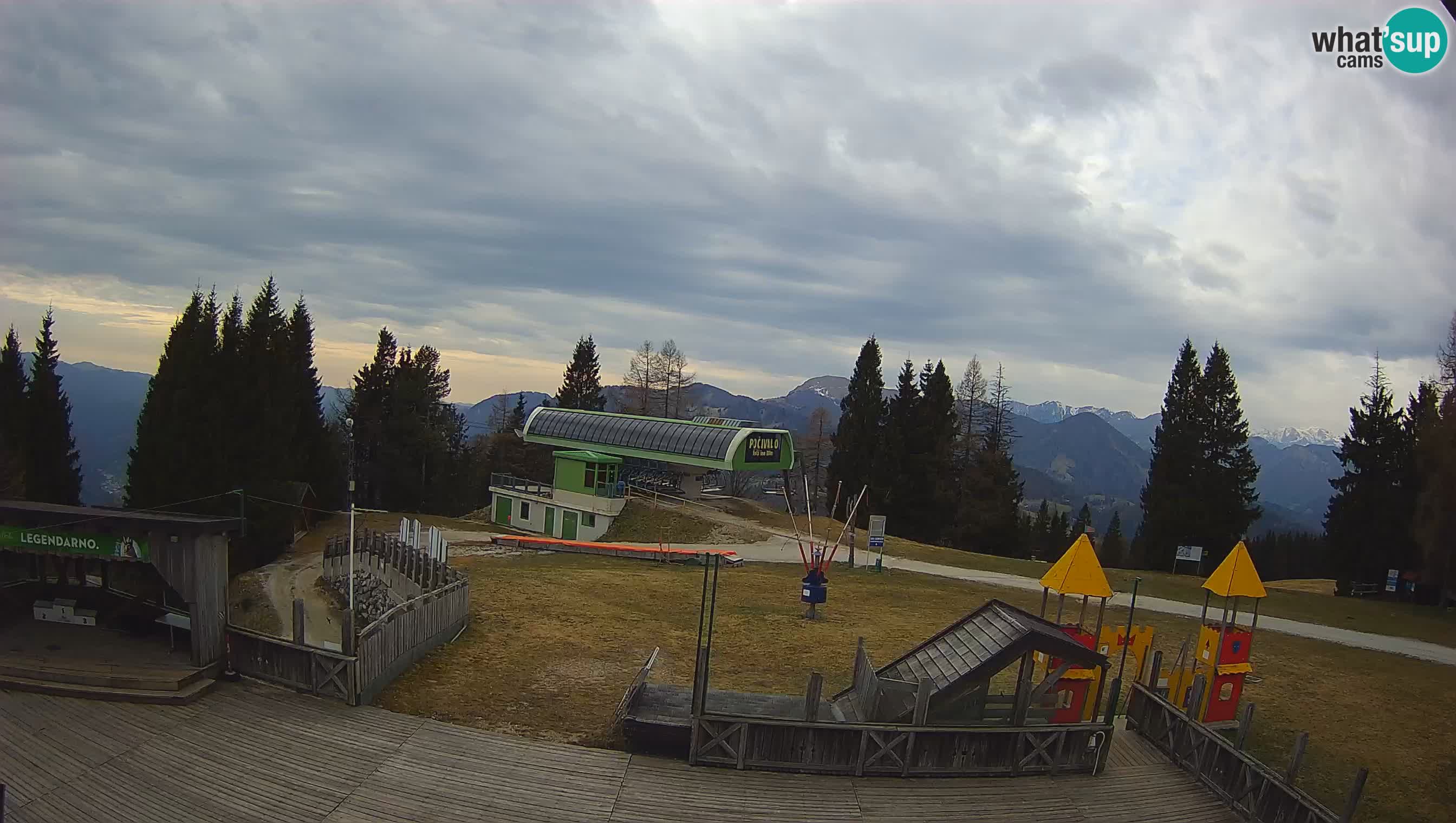Spletna kamera Počivalo – Alpska Perla | Pogled v živo iz smučišča Cerkno