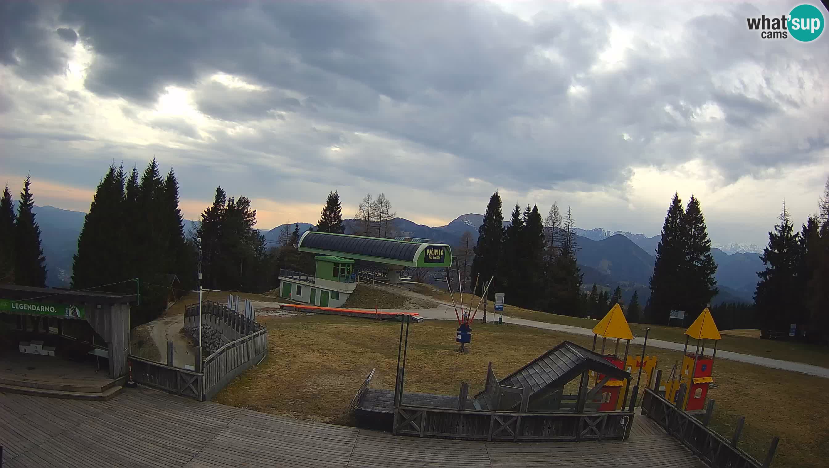 Cámara web Počivalo – Alpska Perla | Vista en vivo desde la estación de esquí Cerkno