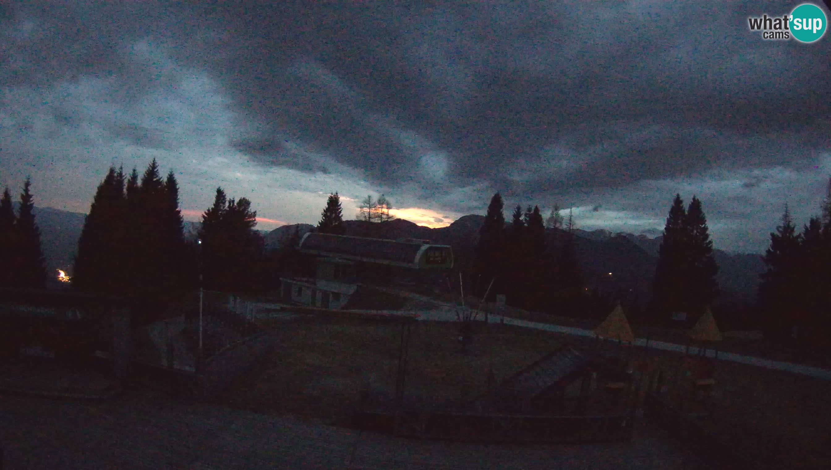 Alpska Perla Ski center Cerkno Počivalo webcam – Slovenia