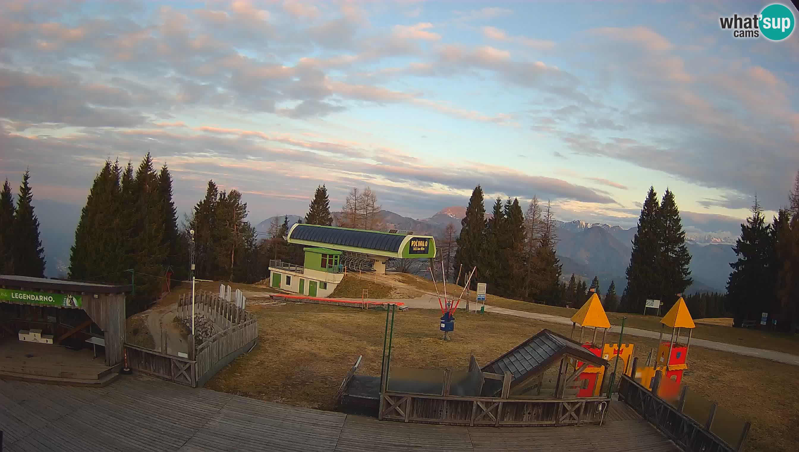 Alpska Perla Ski center Cerkno Počivalo webcam – Slovenia