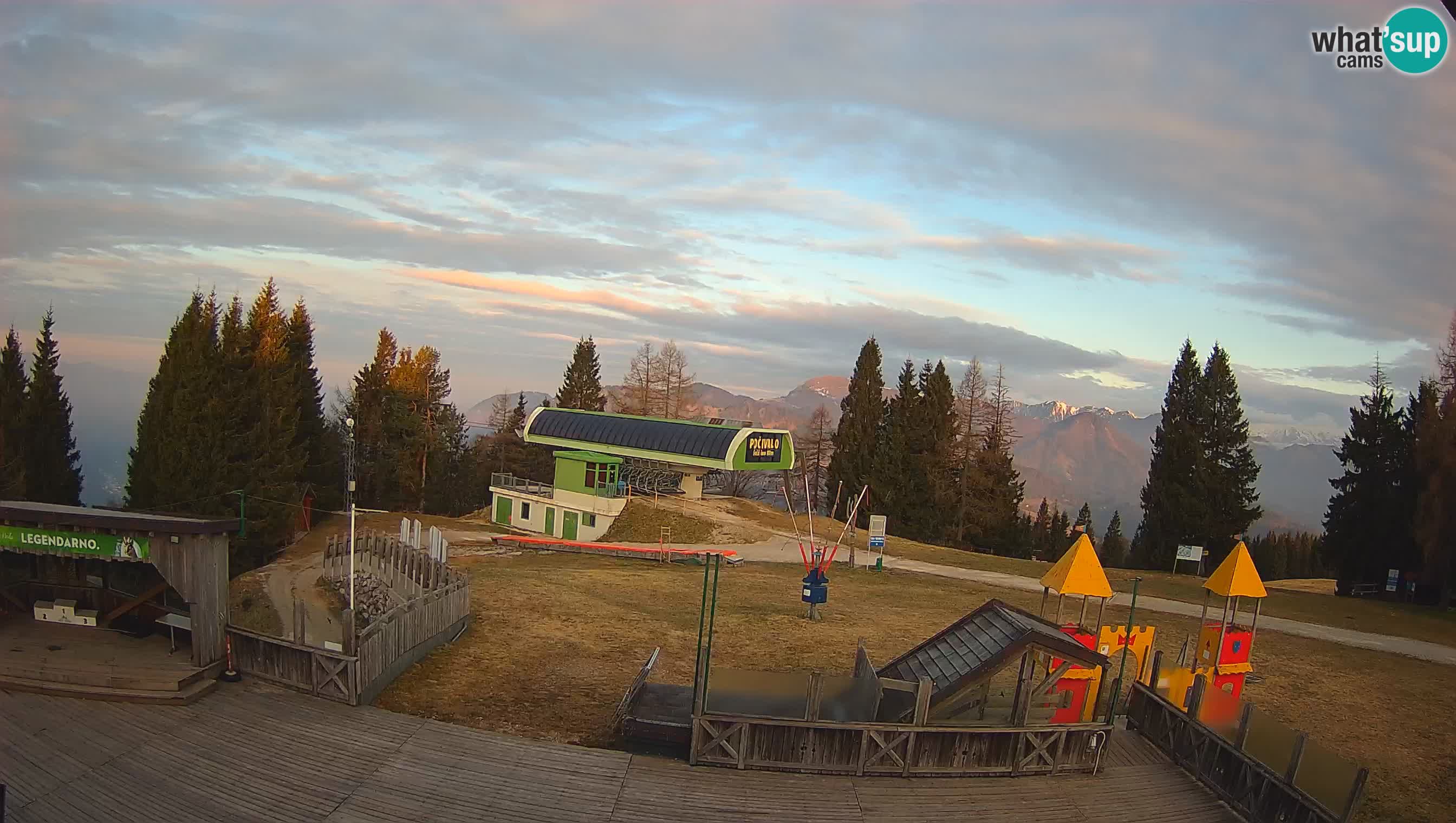 Webcam de la station de ski des Alpes slovènes à Cerkno Počivalo