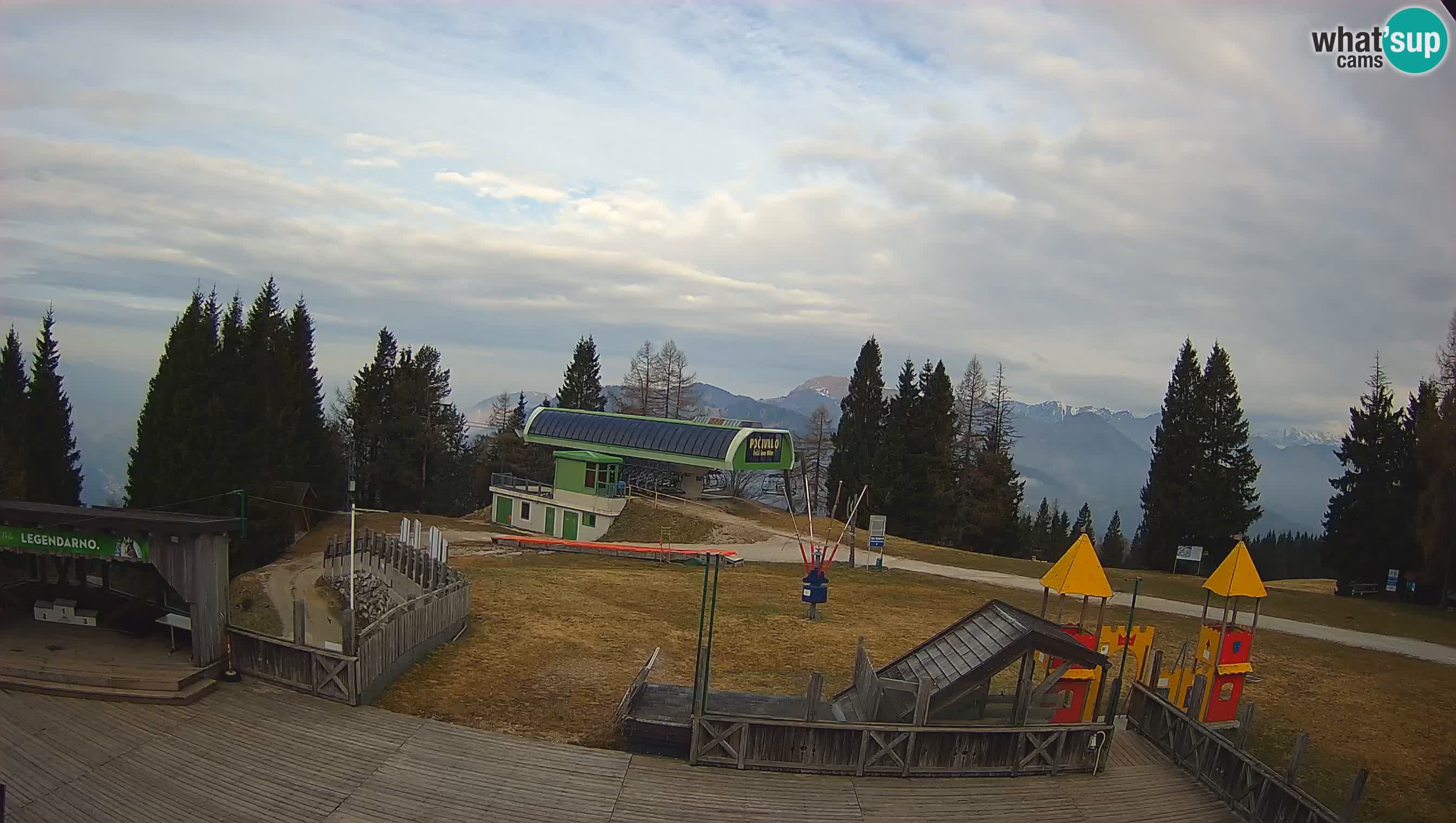 Webcam de la station de ski des Alpes slovènes à Cerkno Počivalo