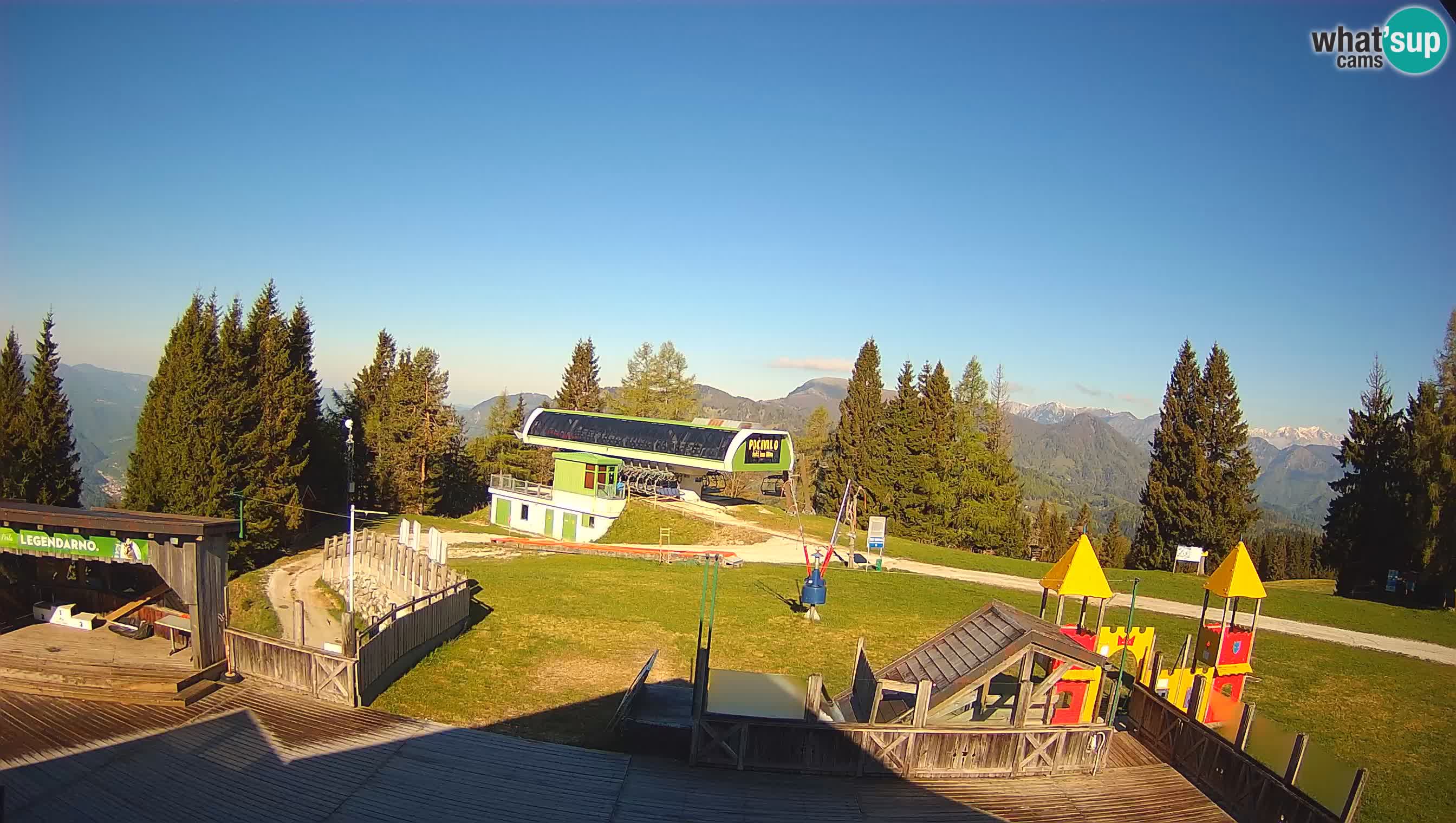 Webcam de la station de ski des Alpes slovènes à Cerkno Počivalo