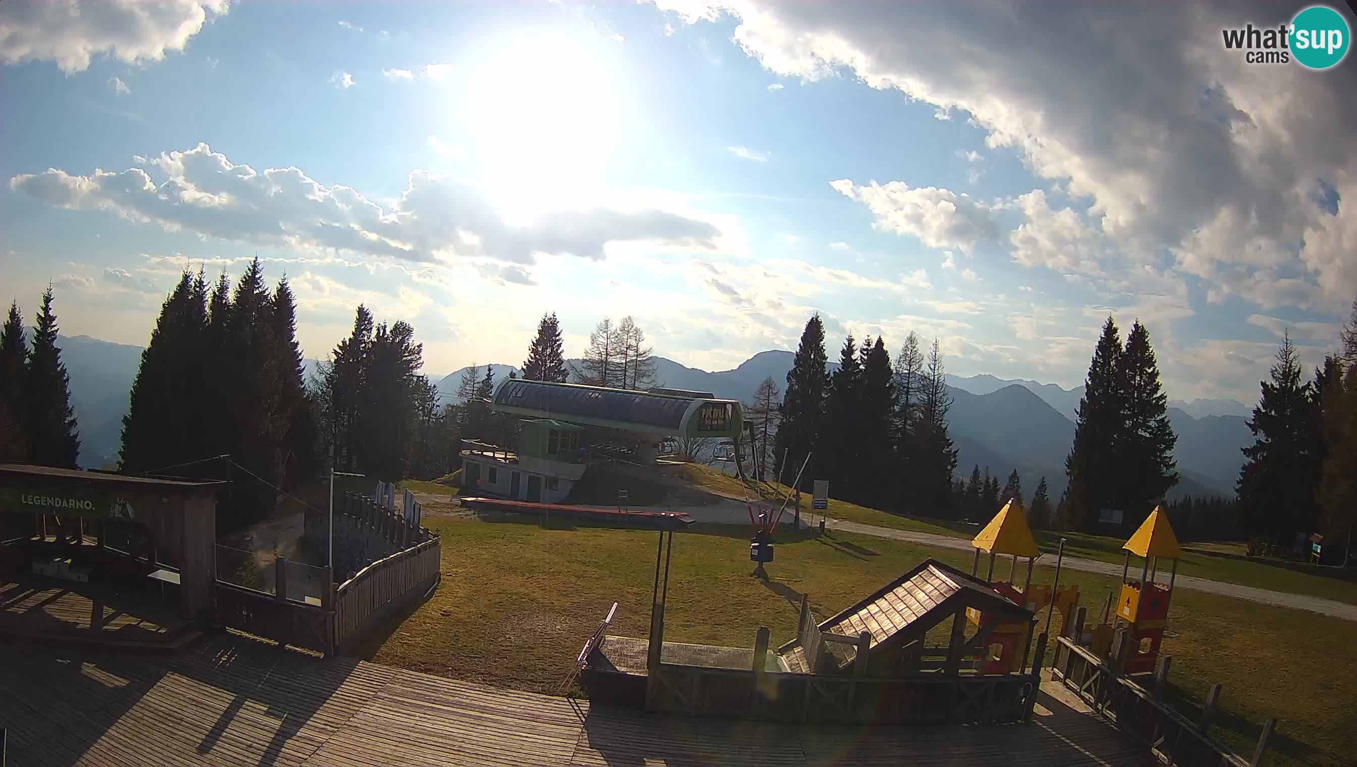 Spletna kamera Počivalo – Alpska Perla | Pogled v živo iz smučišča Cerkno