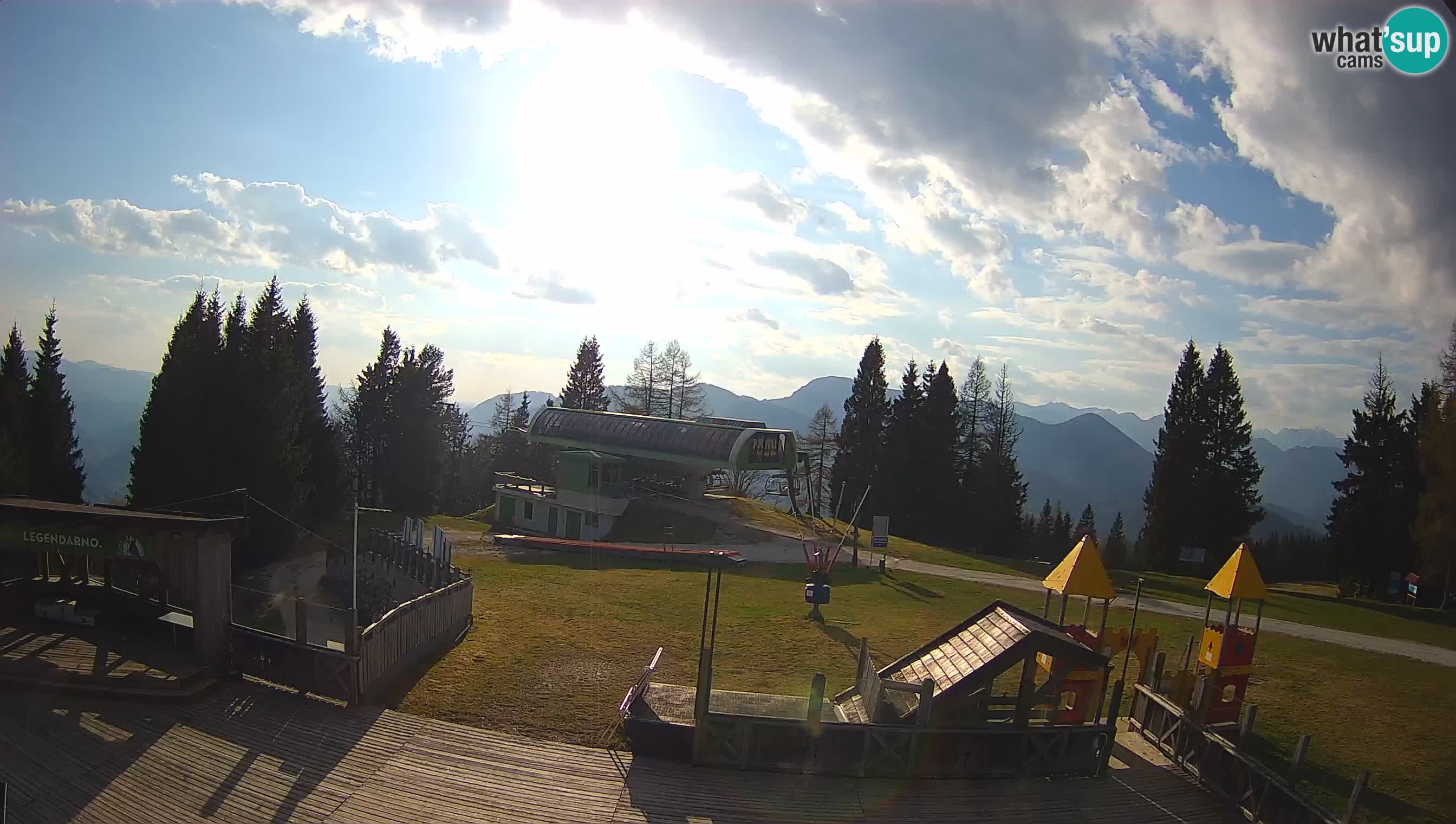 Spletna kamera Počivalo – Alpska Perla | Pogled v živo iz smučišča Cerkno