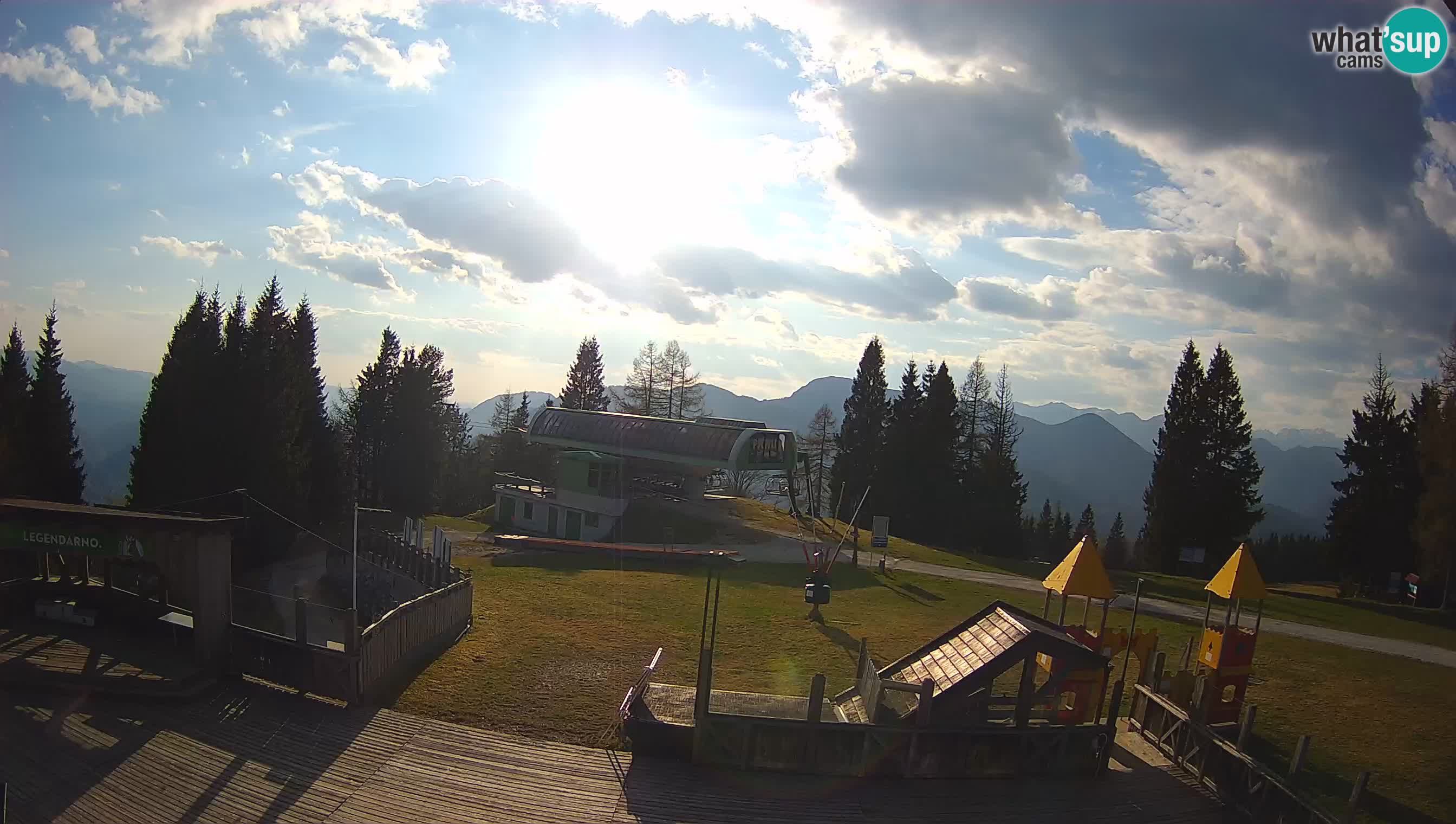 Spletna kamera Počivalo – Alpska Perla | Pogled v živo iz smučišča Cerkno