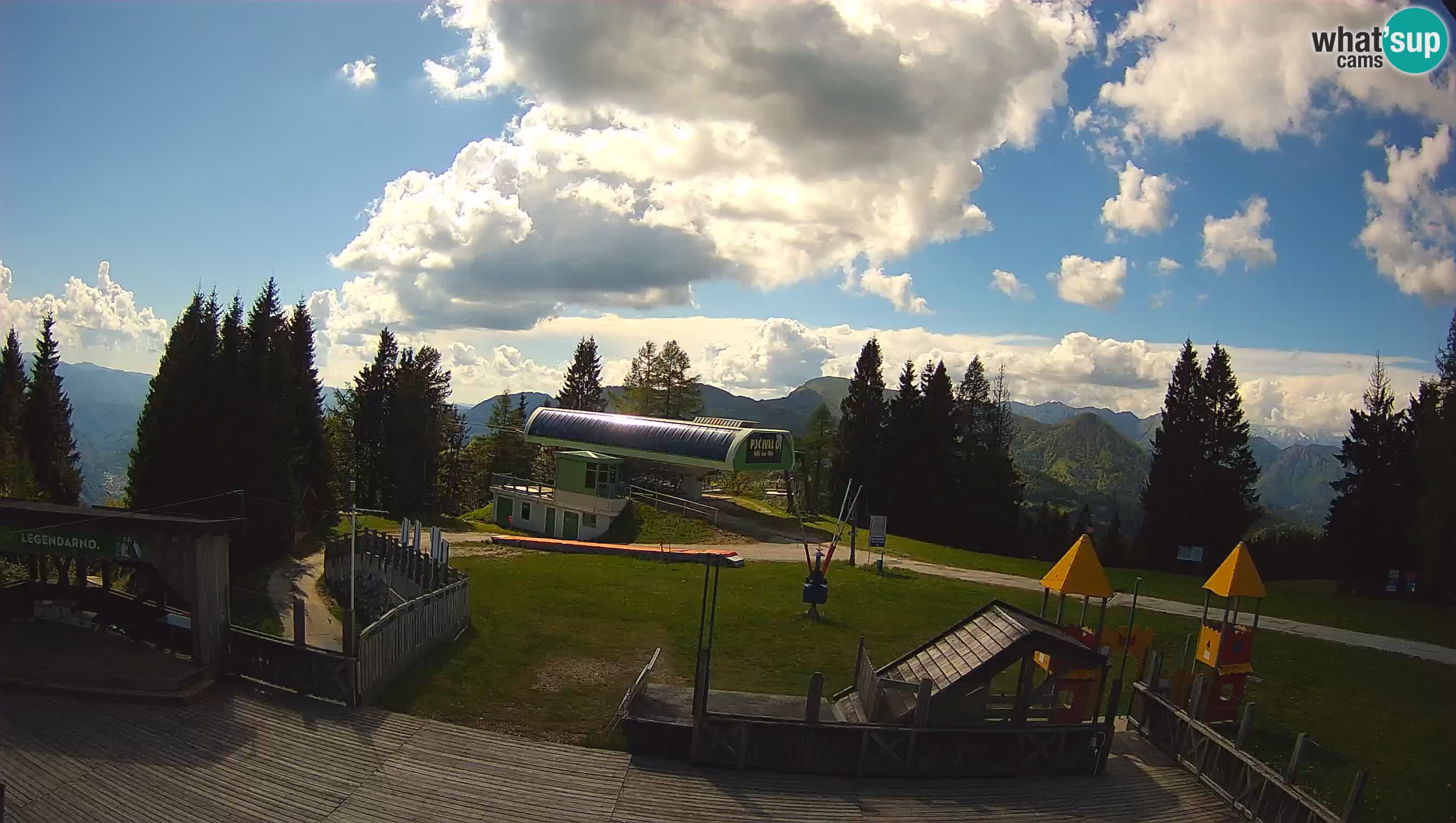 Webcam de la station de ski des Alpes slovènes à Cerkno Počivalo