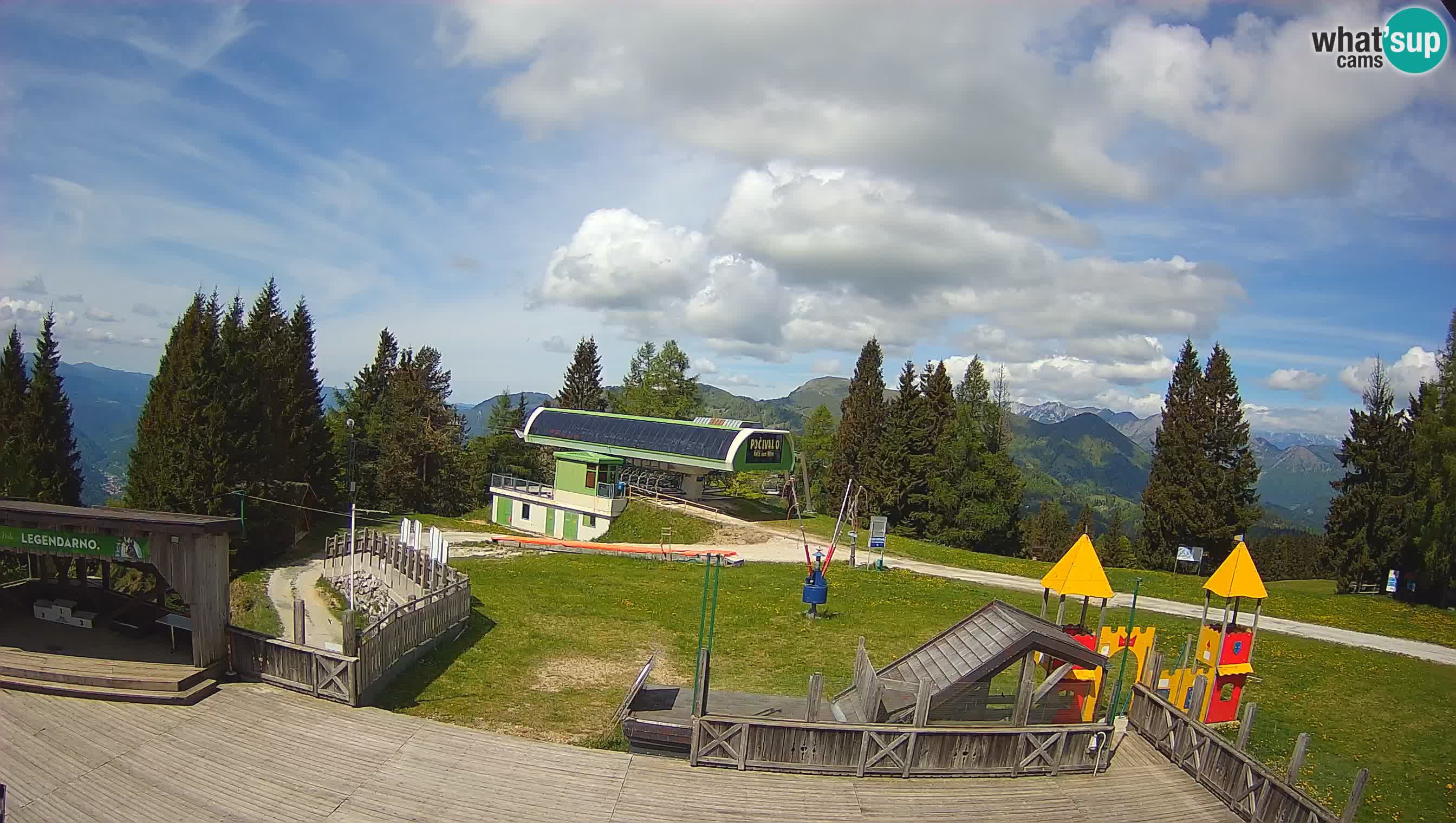 Webcam de la station de ski des Alpes slovènes à Cerkno Počivalo