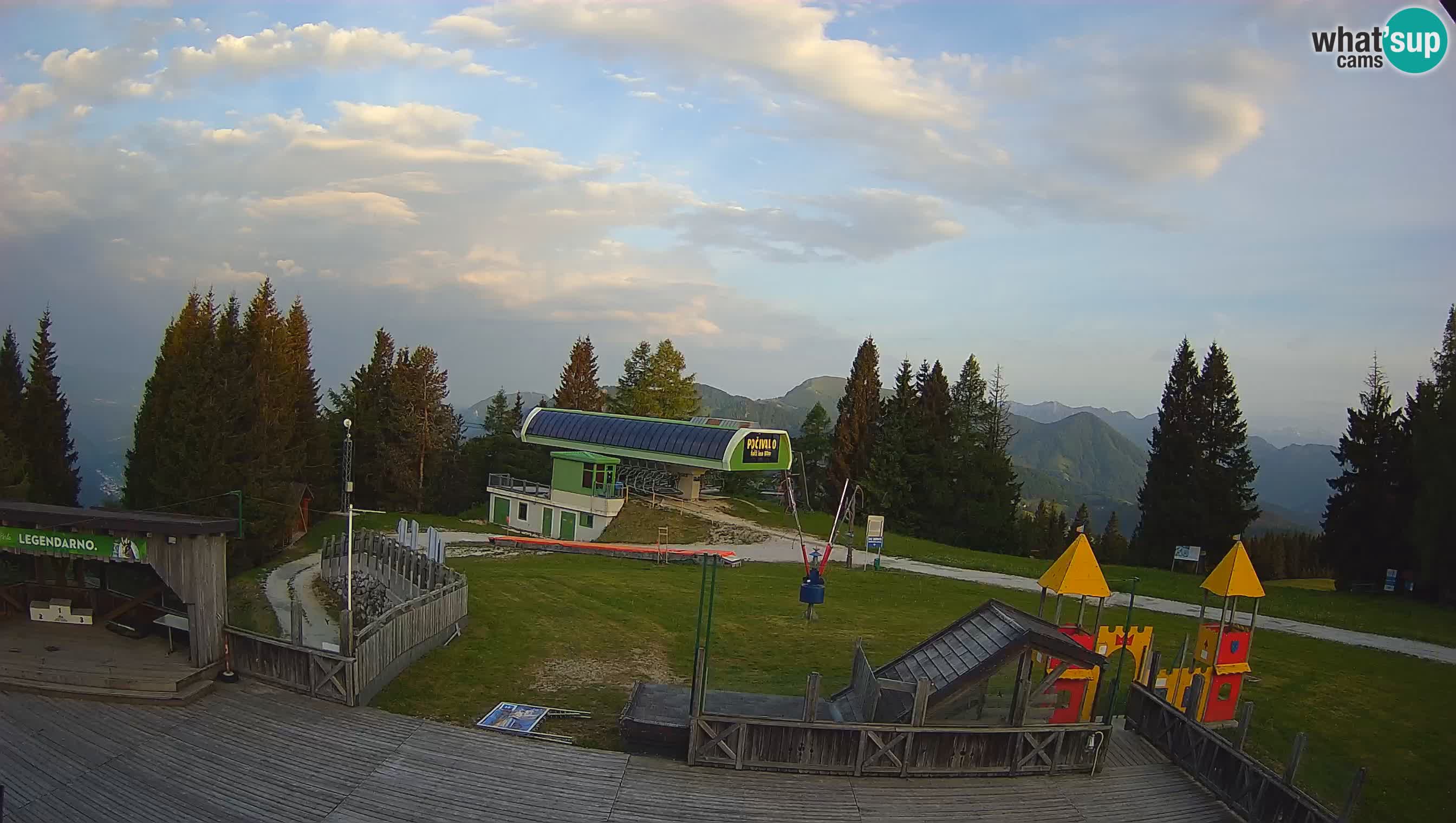 Spletna kamera Počivalo – Alpska Perla | Pogled v živo iz smučišča Cerkno
