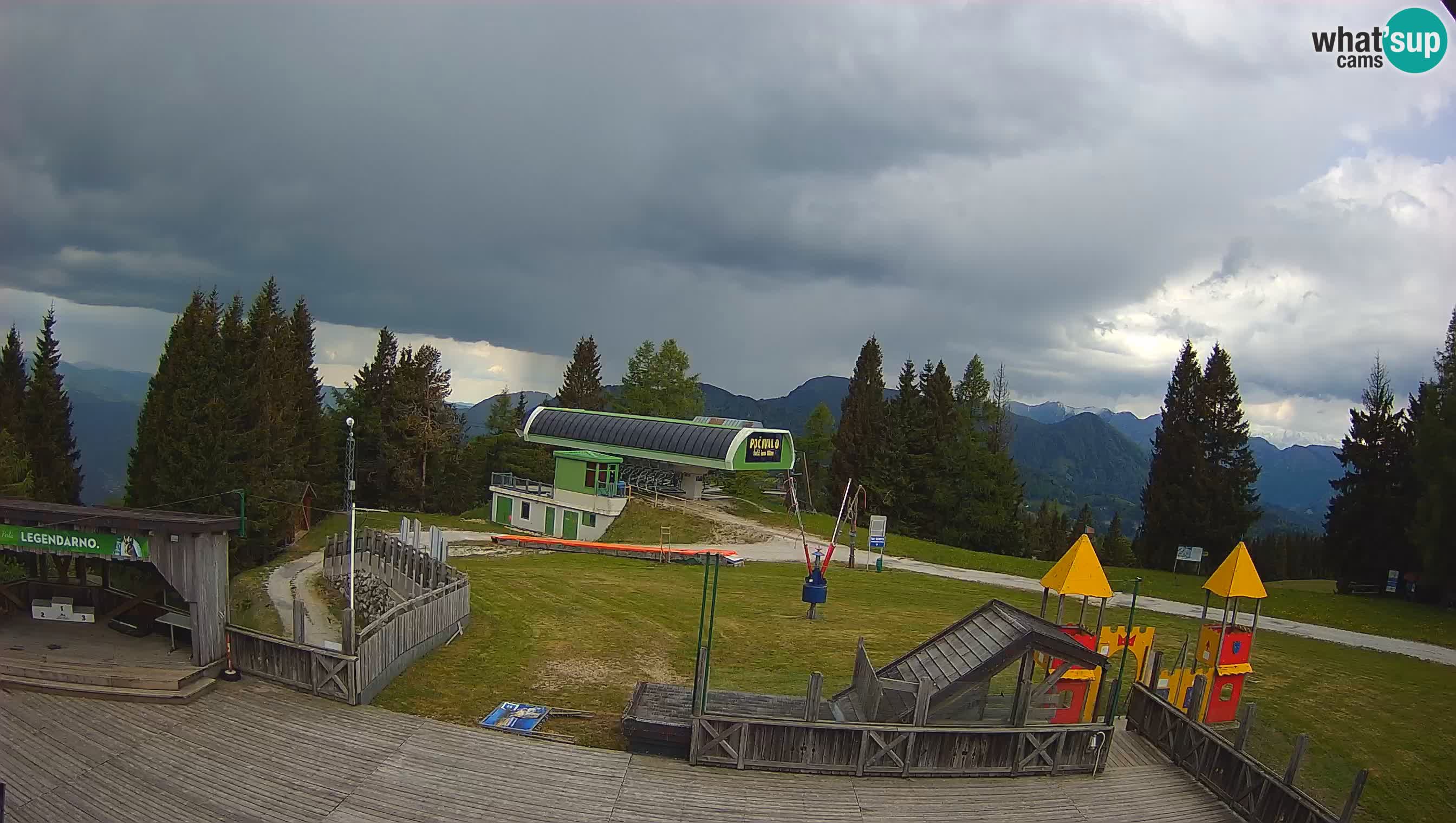 Alpska Perla Ski center Cerkno Počivalo webcam – Slovenia