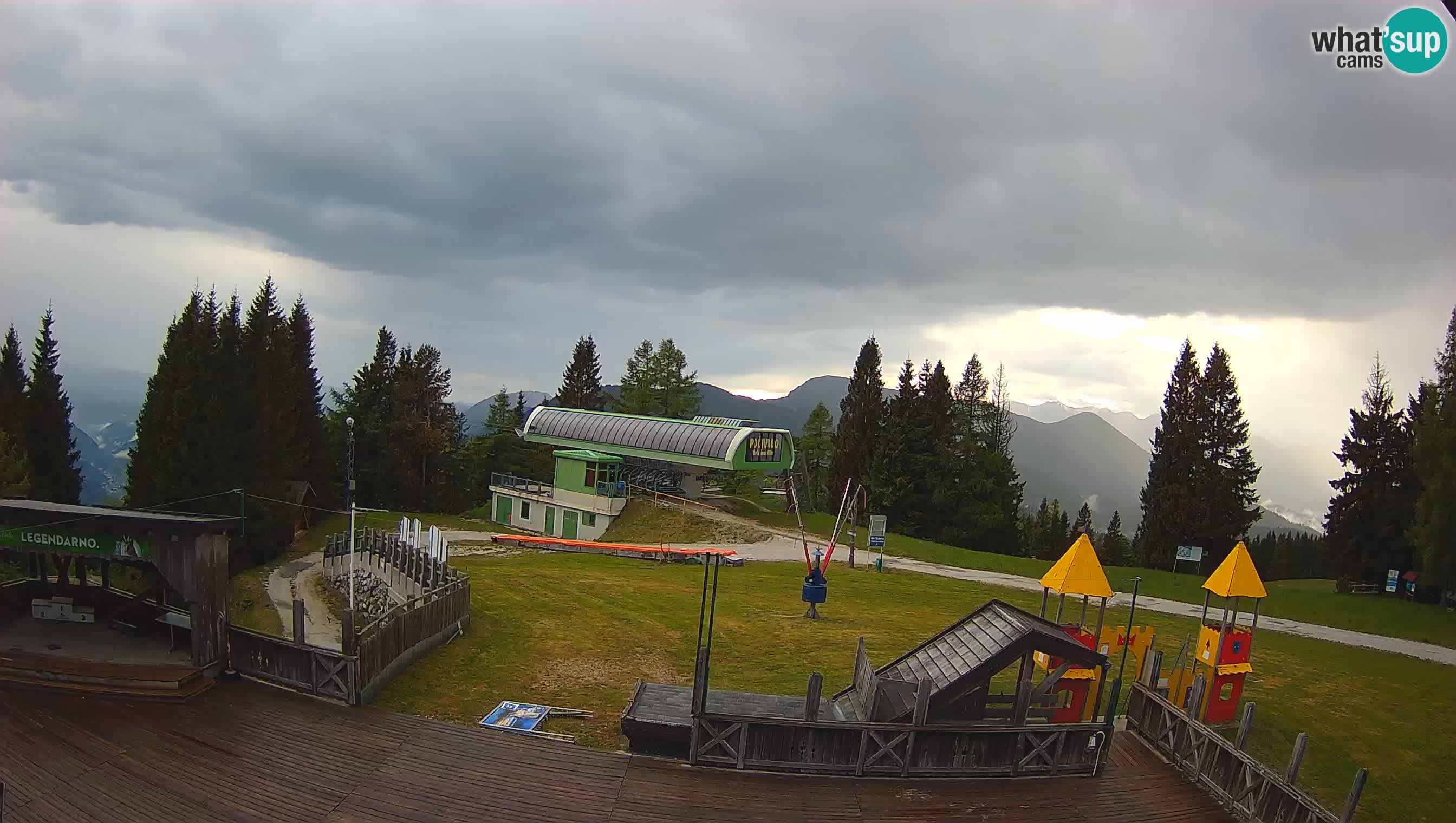 Spletna kamera Počivalo – Alpska Perla | Pogled v živo iz smučišča Cerkno