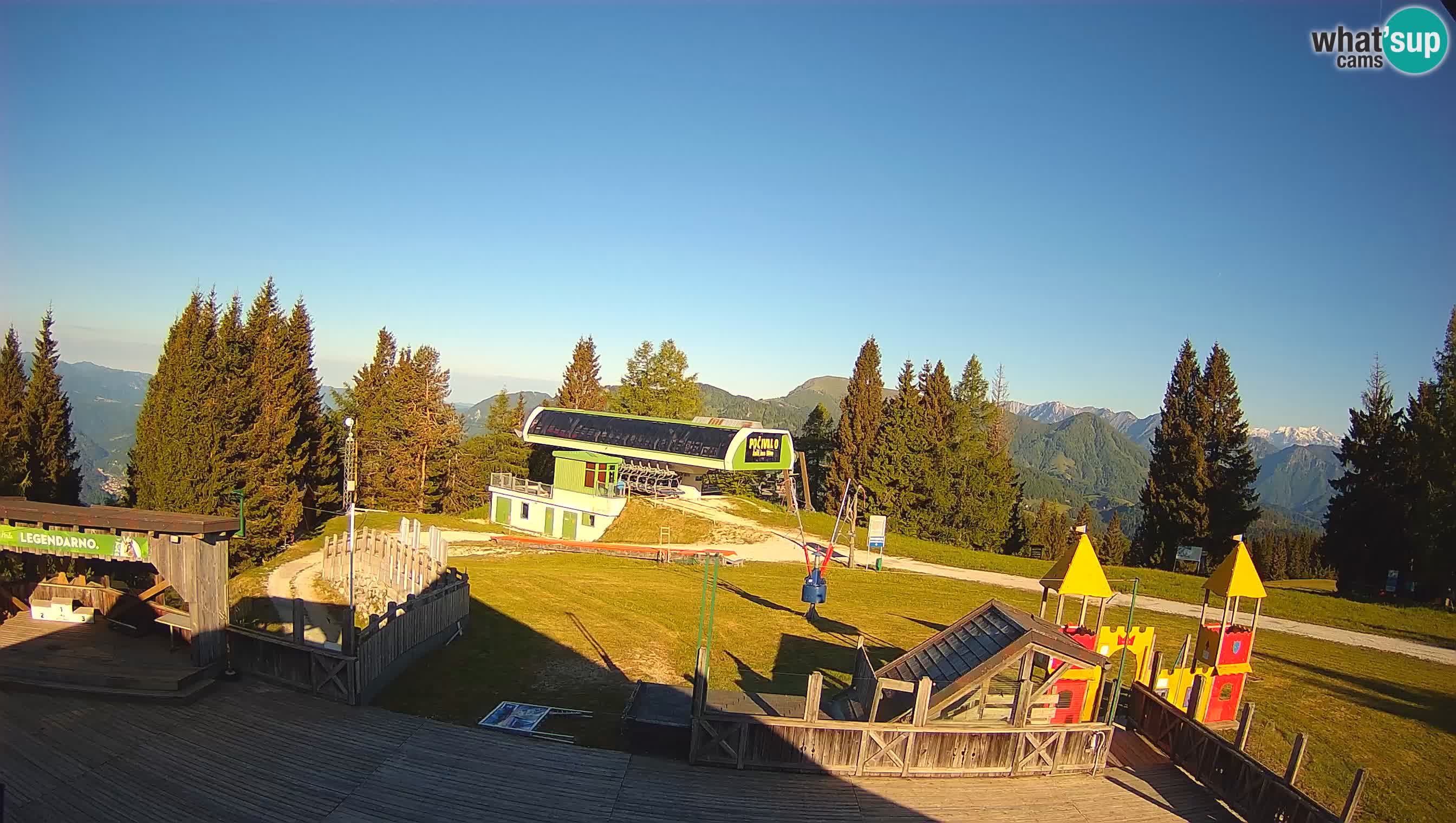 Spletna kamera Počivalo – Alpska Perla | Pogled v živo iz smučišča Cerkno