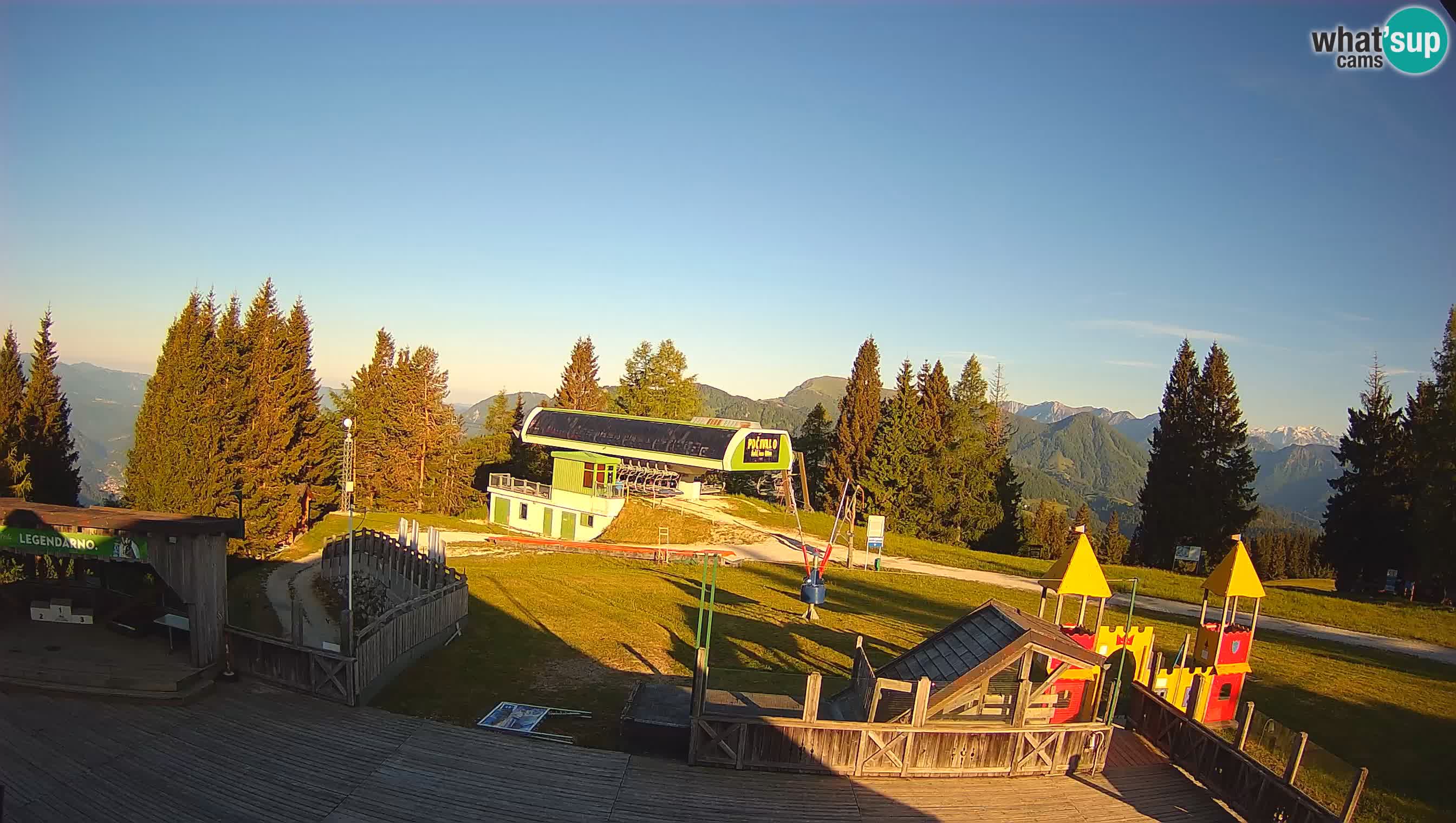 Spletna kamera Počivalo – Alpska Perla | Pogled v živo iz smučišča Cerkno