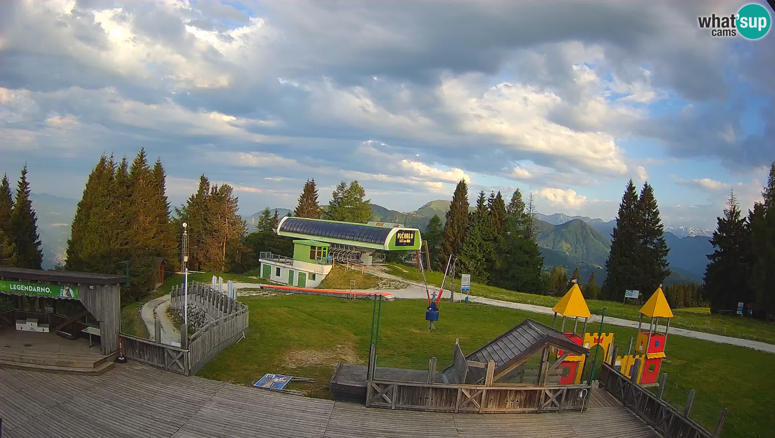 Spletna kamera Počivalo – Alpska Perla | Pogled v živo iz smučišča Cerkno