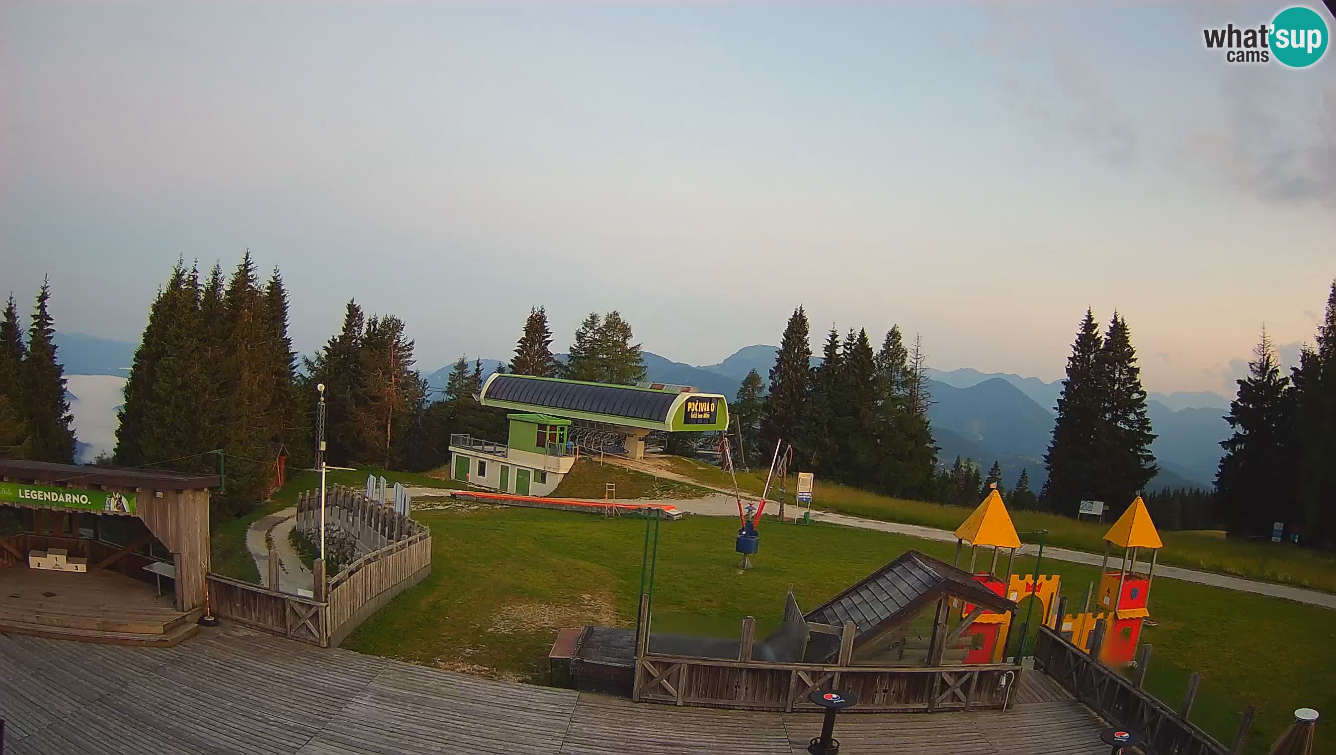 Spletna kamera Počivalo – Alpska Perla | Pogled v živo iz smučišča Cerkno