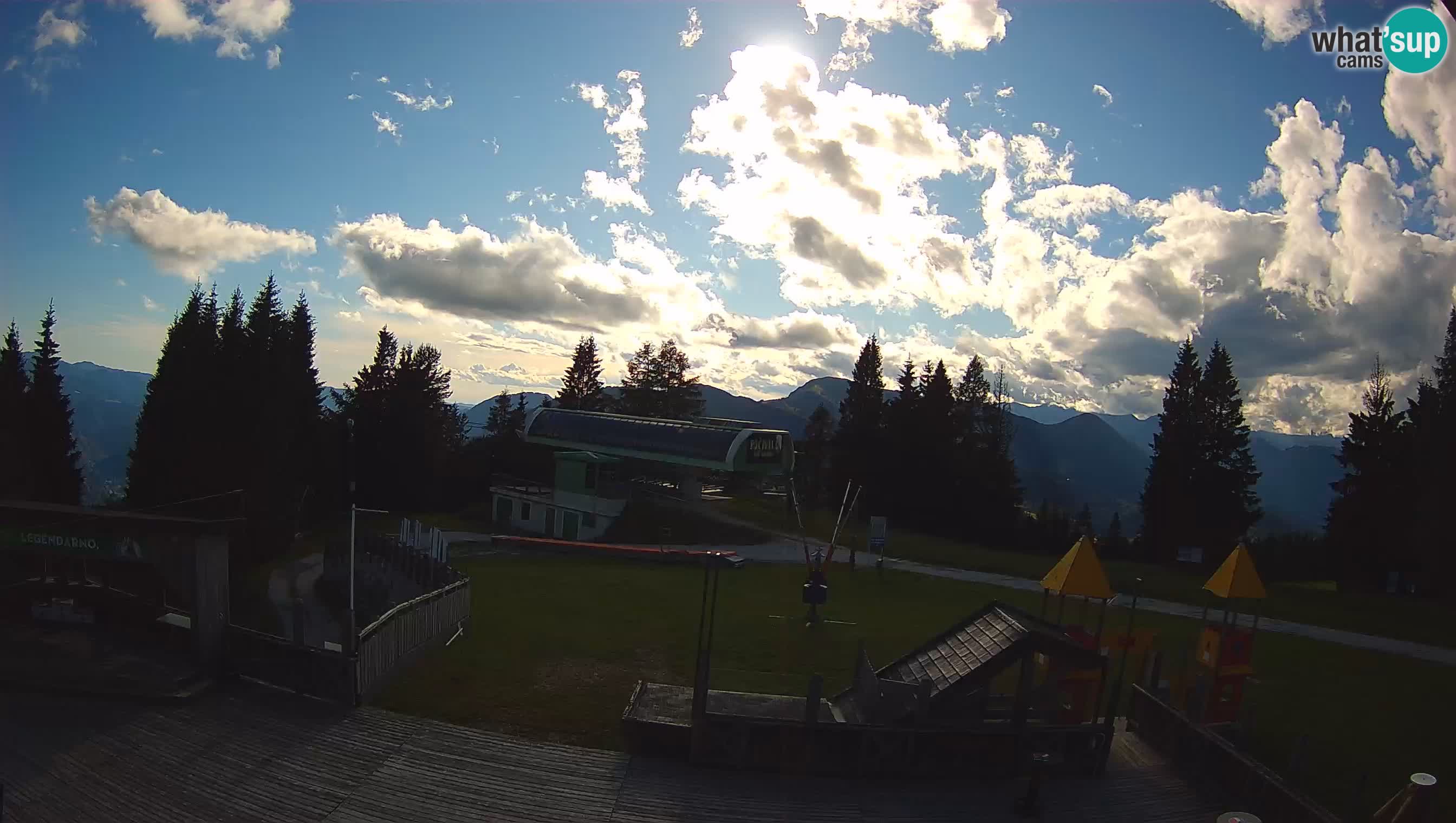 Alpska Perla Ski center Cerkno Počivalo webcam – Slovenia
