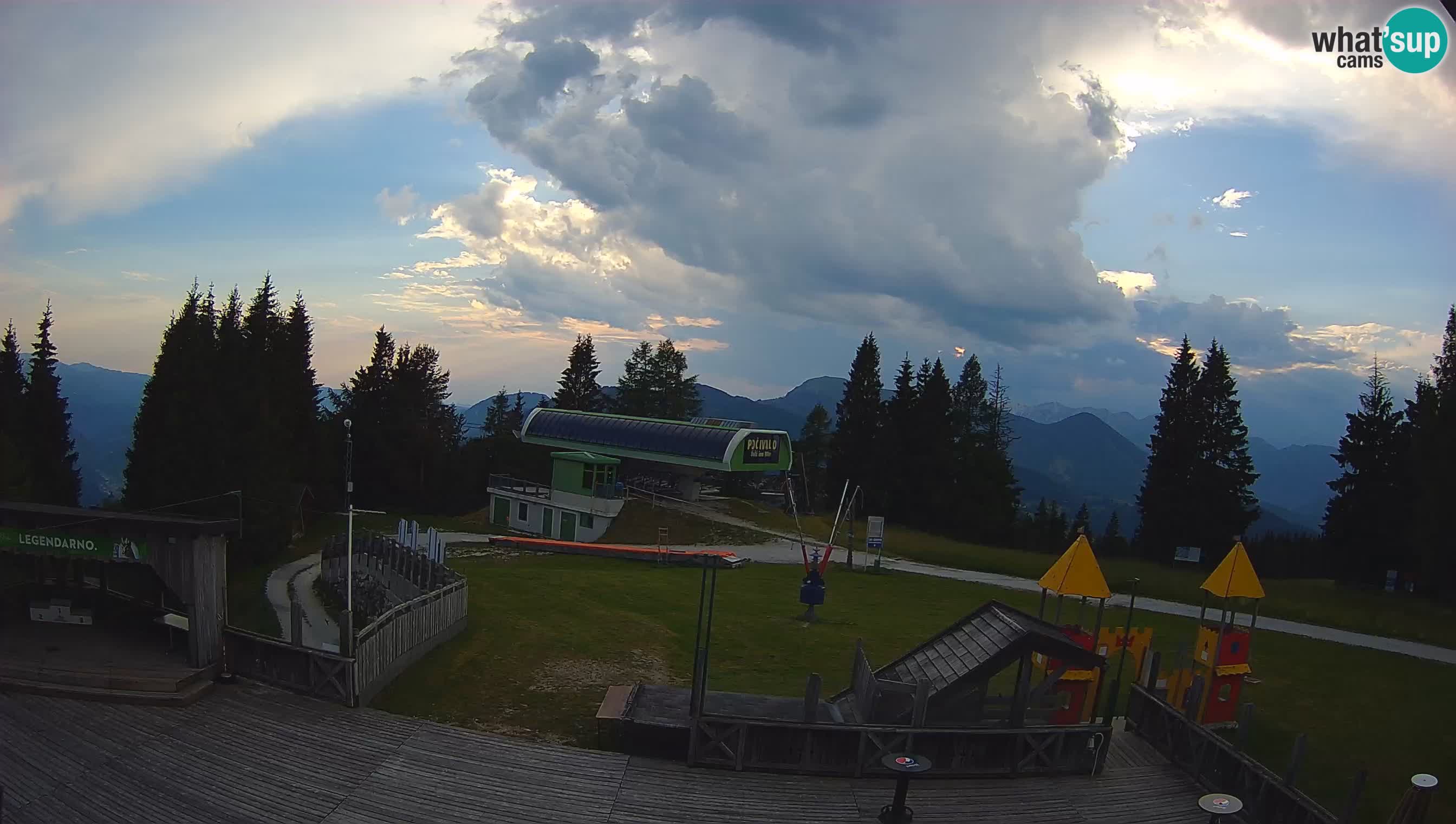 Spletna kamera Počivalo – Alpska Perla | Pogled v živo iz smučišča Cerkno