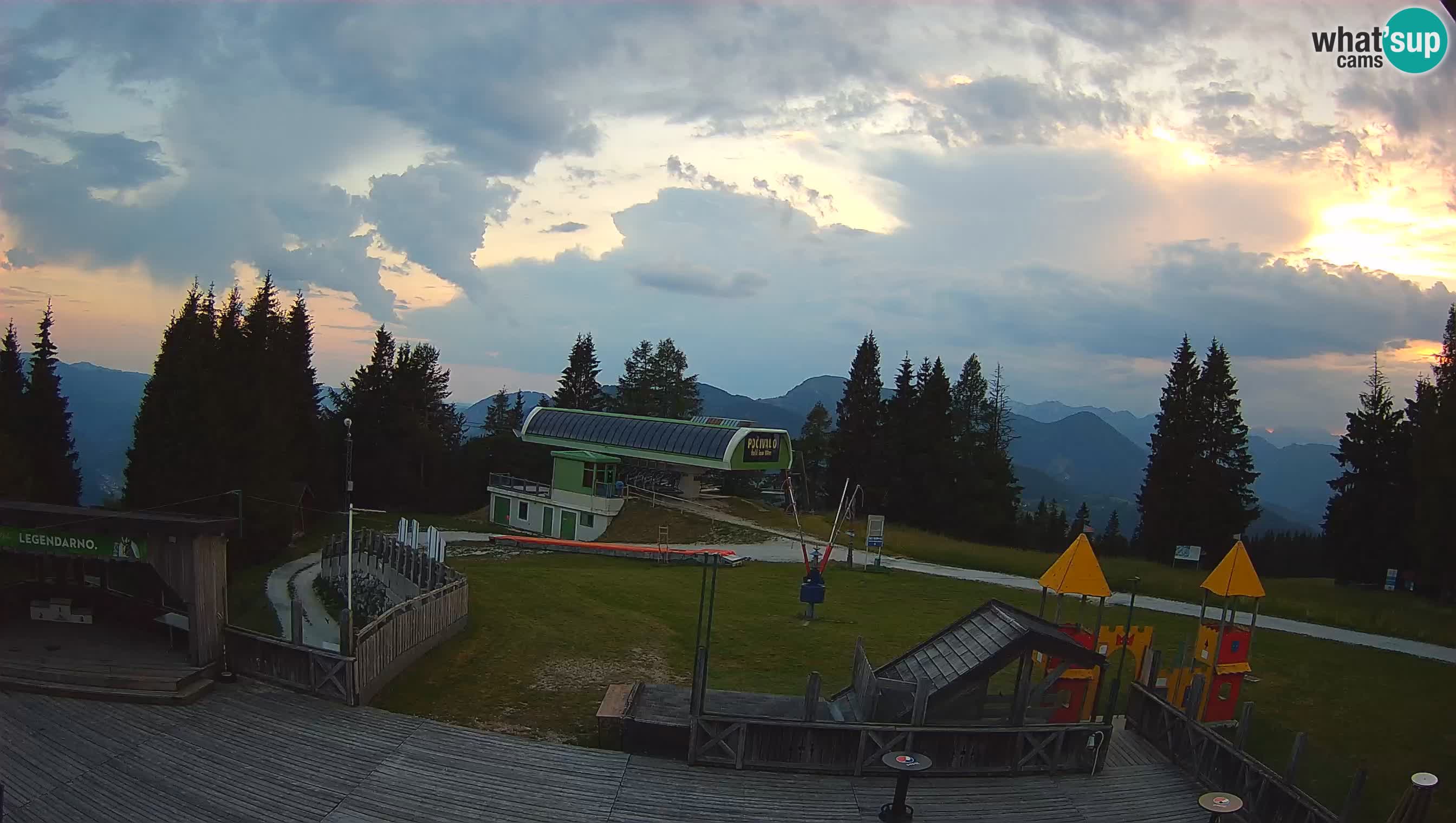 Spletna kamera Počivalo – Alpska Perla | Pogled v živo iz smučišča Cerkno