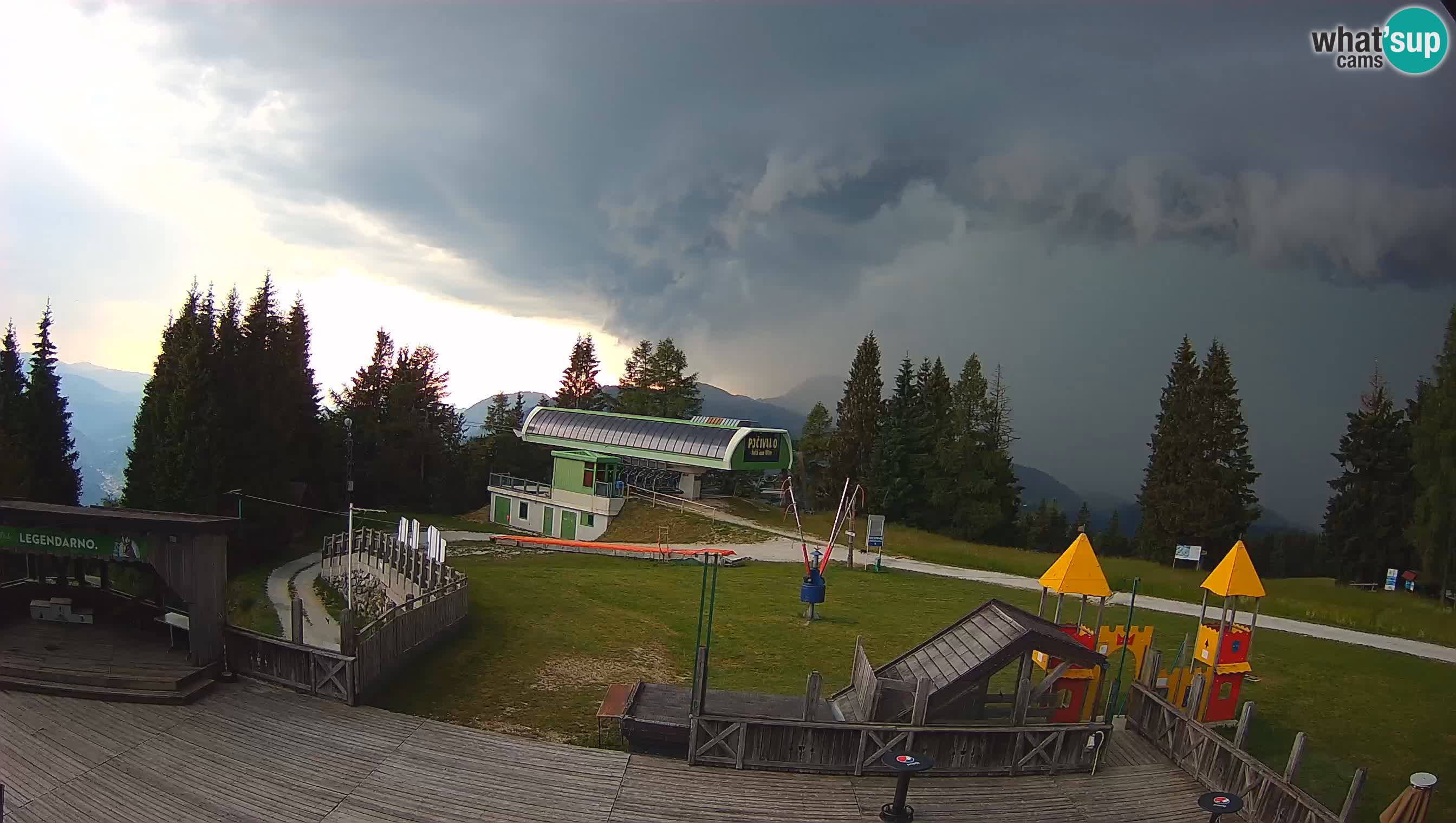 Spletna kamera Počivalo – Alpska Perla | Pogled v živo iz smučišča Cerkno