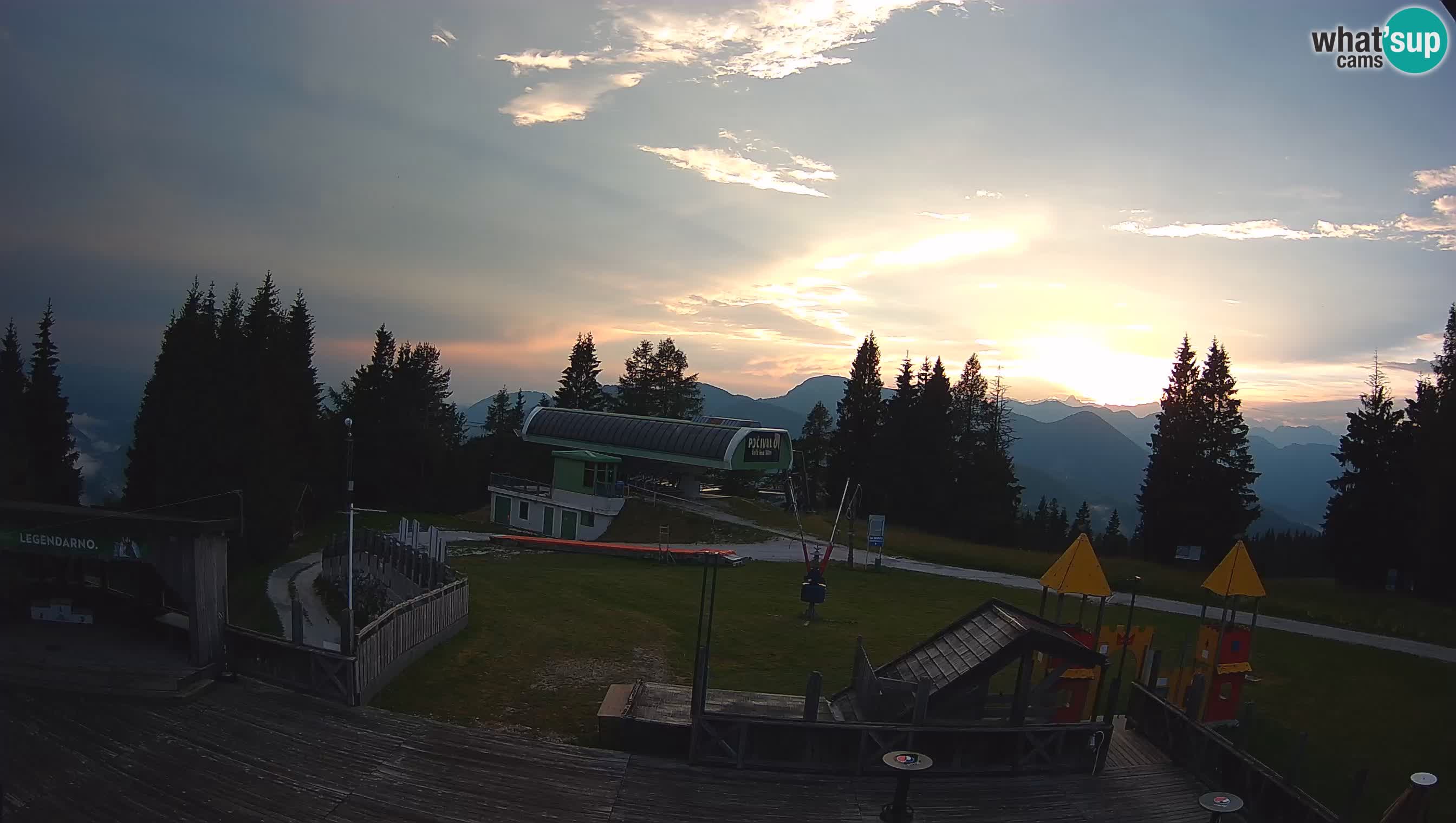 Spletna kamera Počivalo – Alpska Perla | Pogled v živo iz smučišča Cerkno