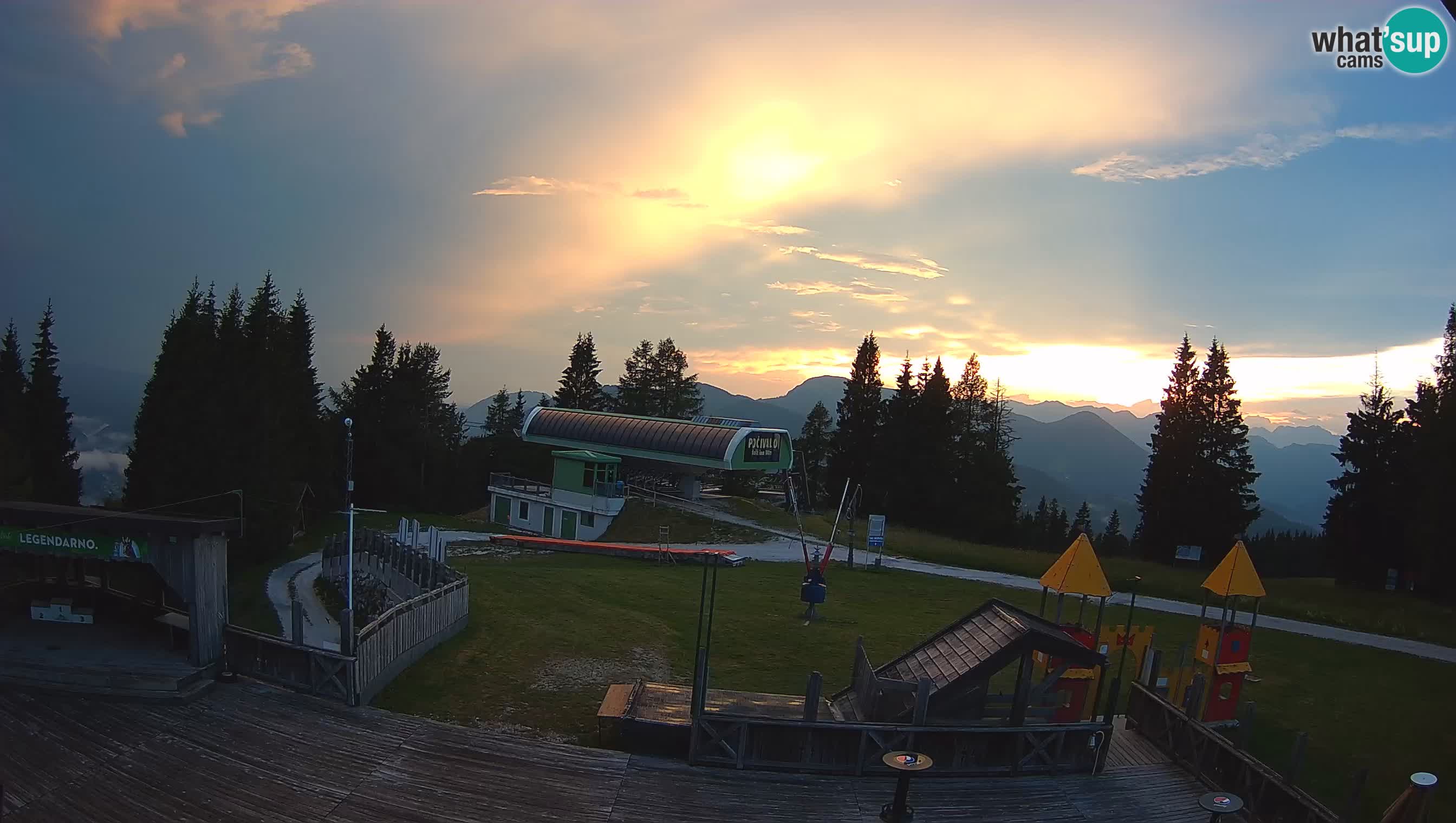 Spletna kamera Počivalo – Alpska Perla | Pogled v živo iz smučišča Cerkno