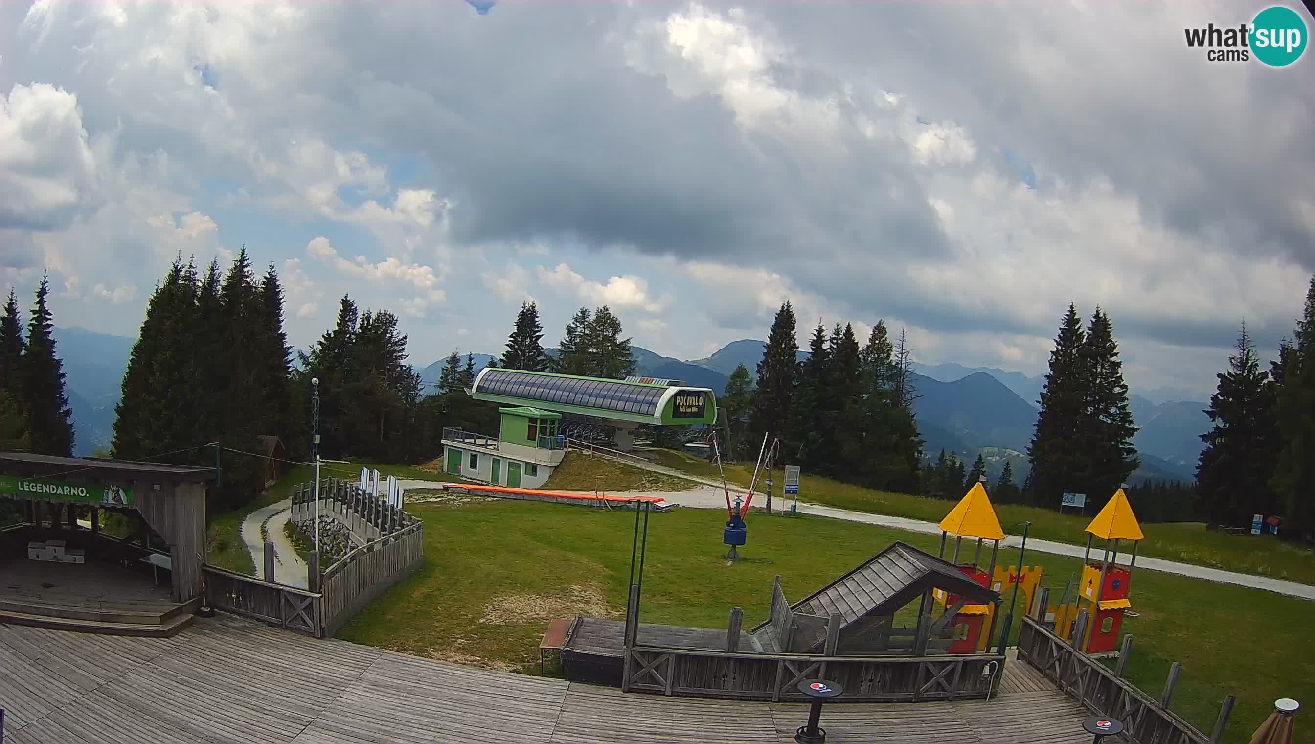 Spletna kamera Počivalo – Alpska Perla | Pogled v živo iz smučišča Cerkno
