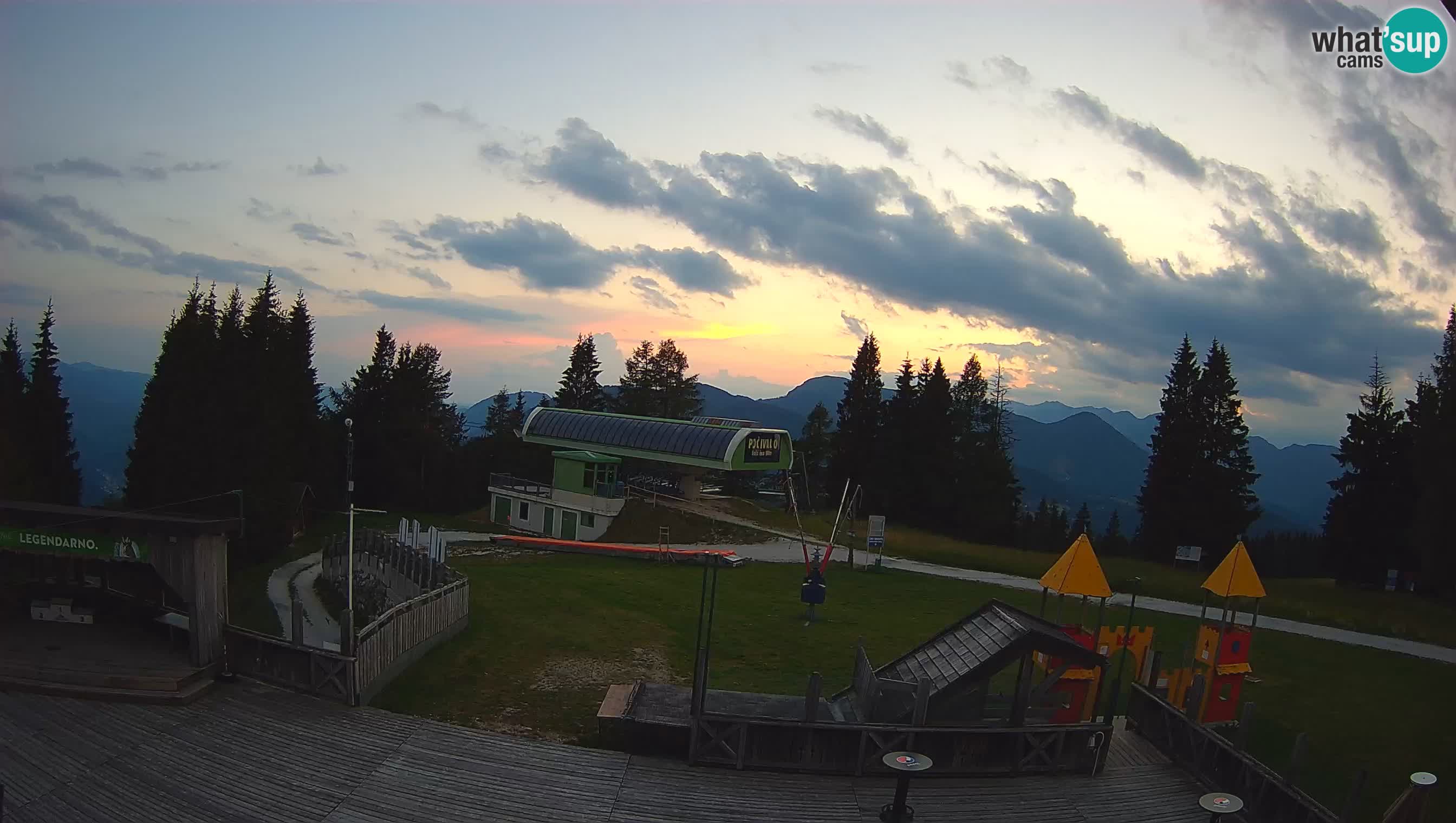 Spletna kamera Počivalo – Alpska Perla | Pogled v živo iz smučišča Cerkno