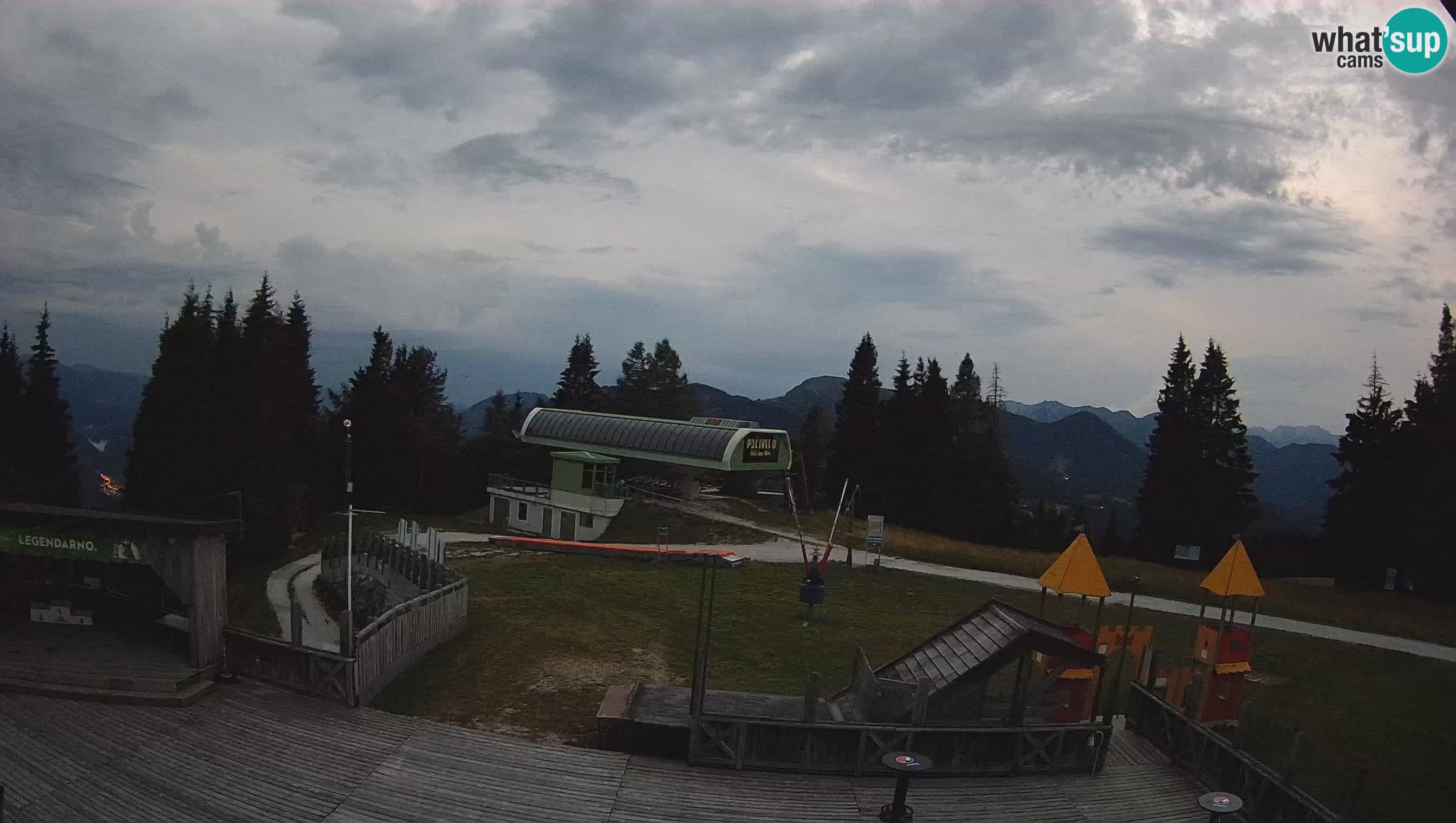 Spletna kamera Počivalo – Alpska Perla | Pogled v živo iz smučišča Cerkno