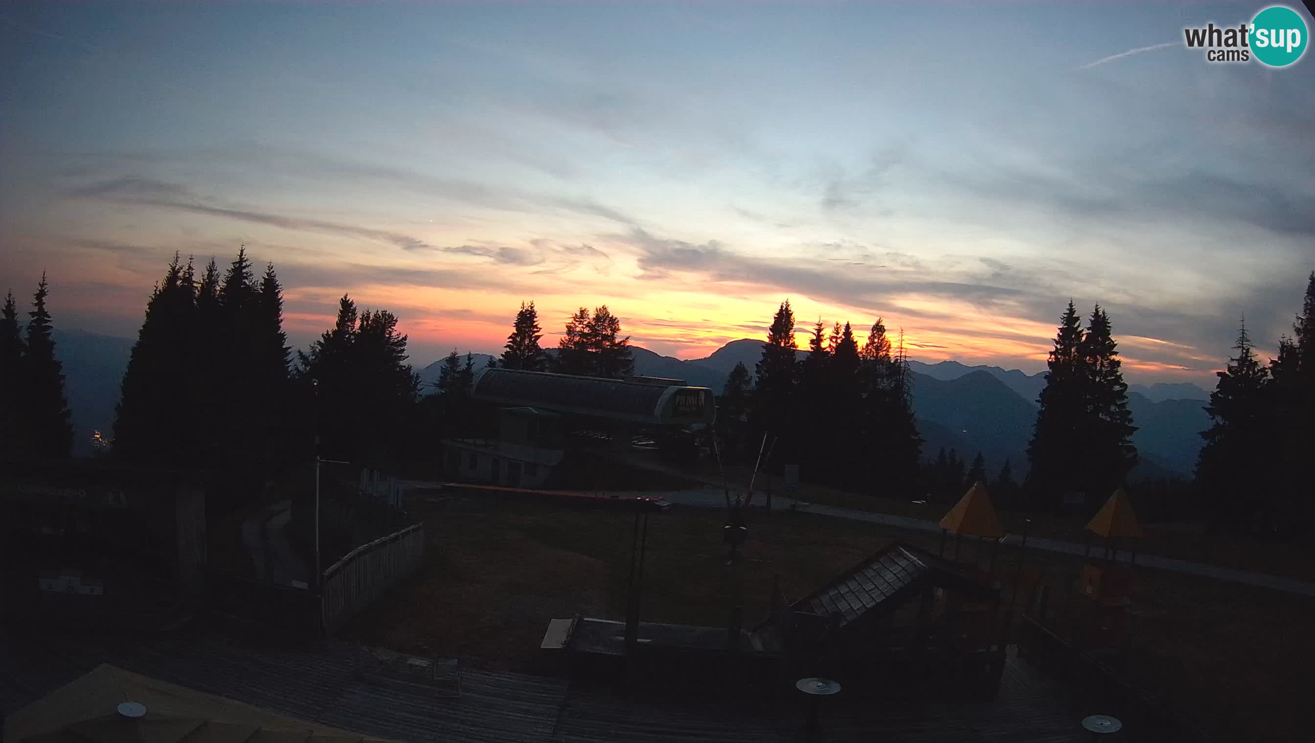 Spletna kamera Počivalo – Alpska Perla | Pogled v živo iz smučišča Cerkno