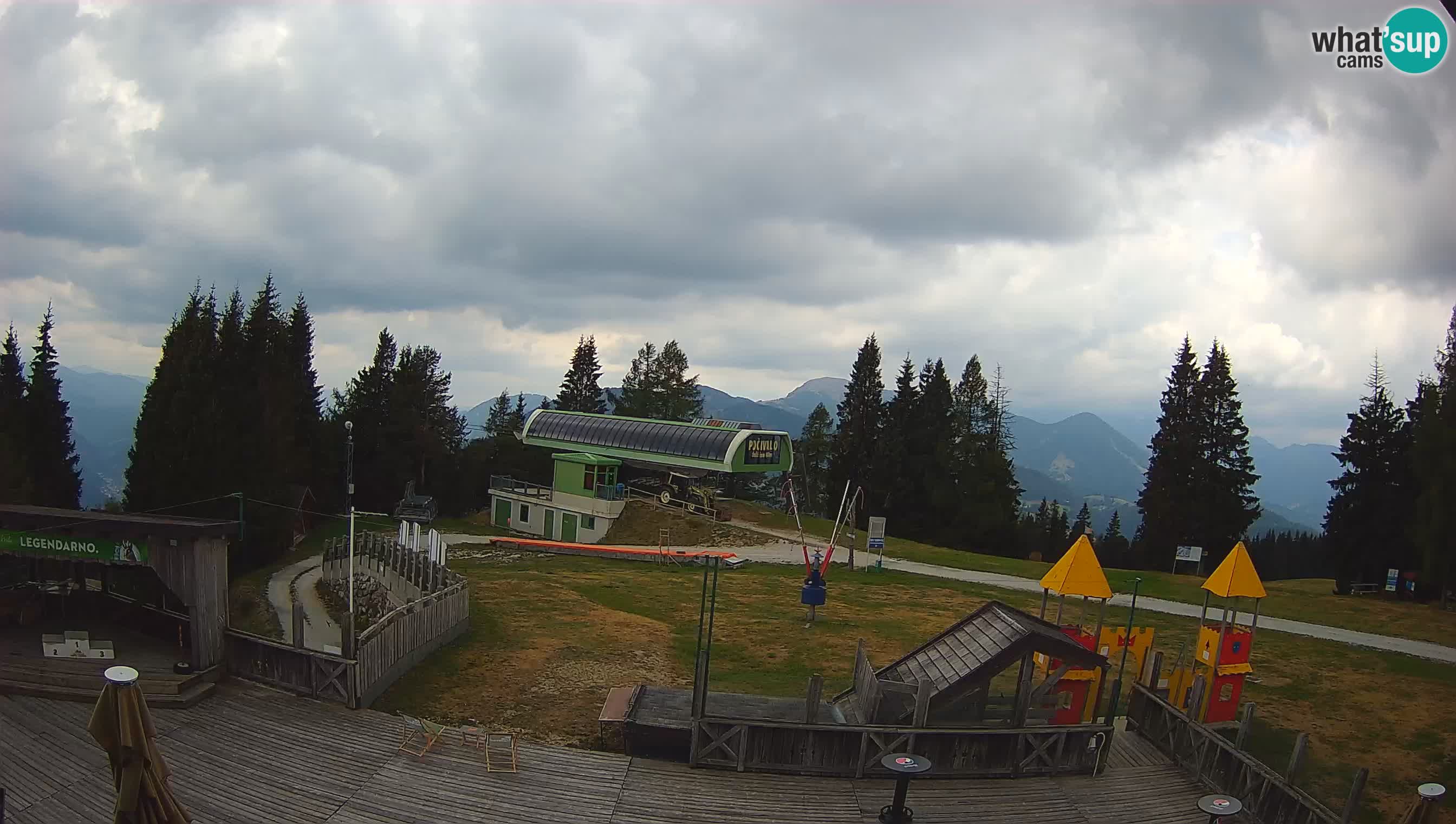 Spletna kamera Počivalo – Alpska Perla | Pogled v živo iz smučišča Cerkno