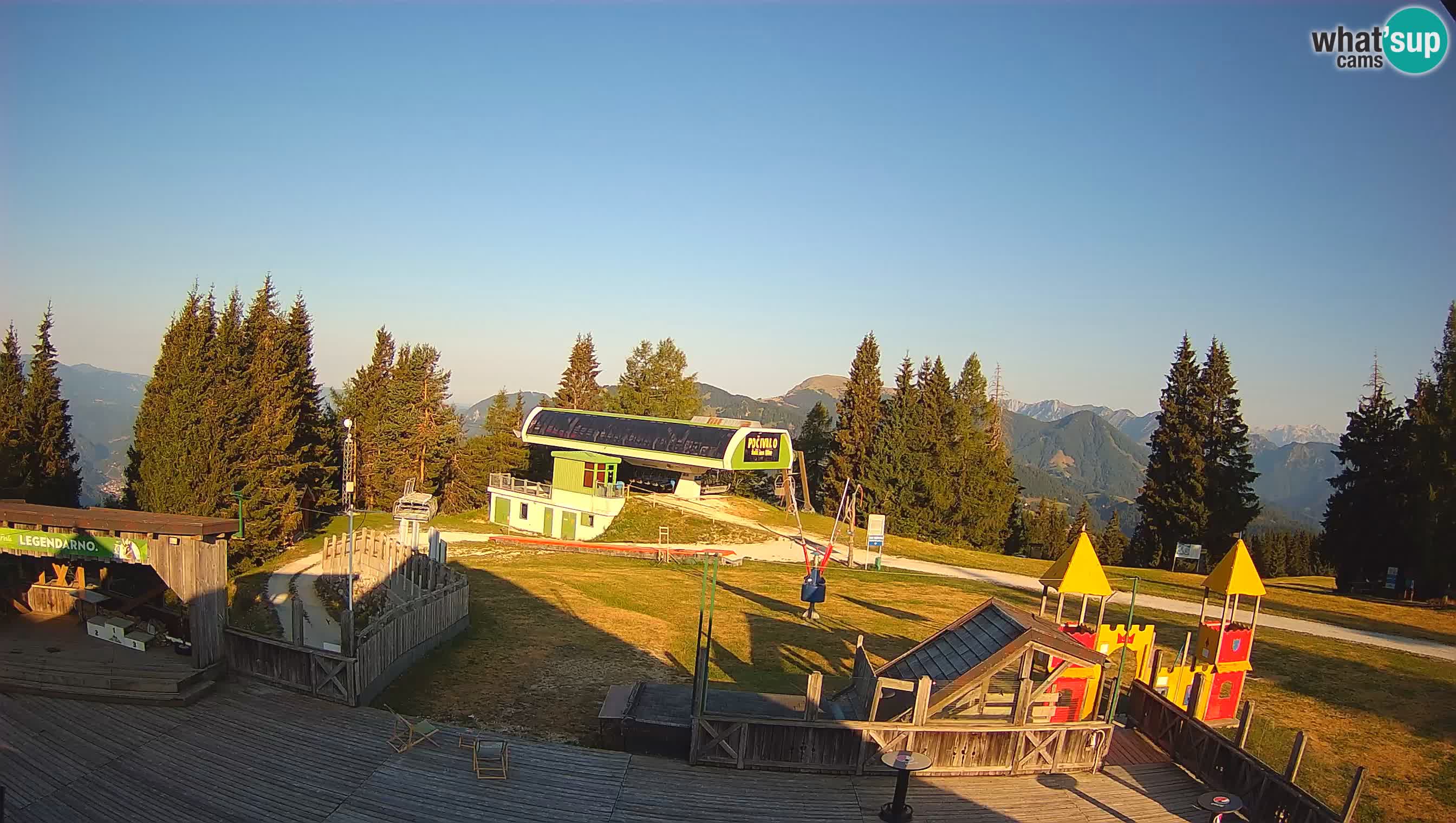 Spletna kamera Počivalo – Alpska Perla | Pogled v živo iz smučišča Cerkno