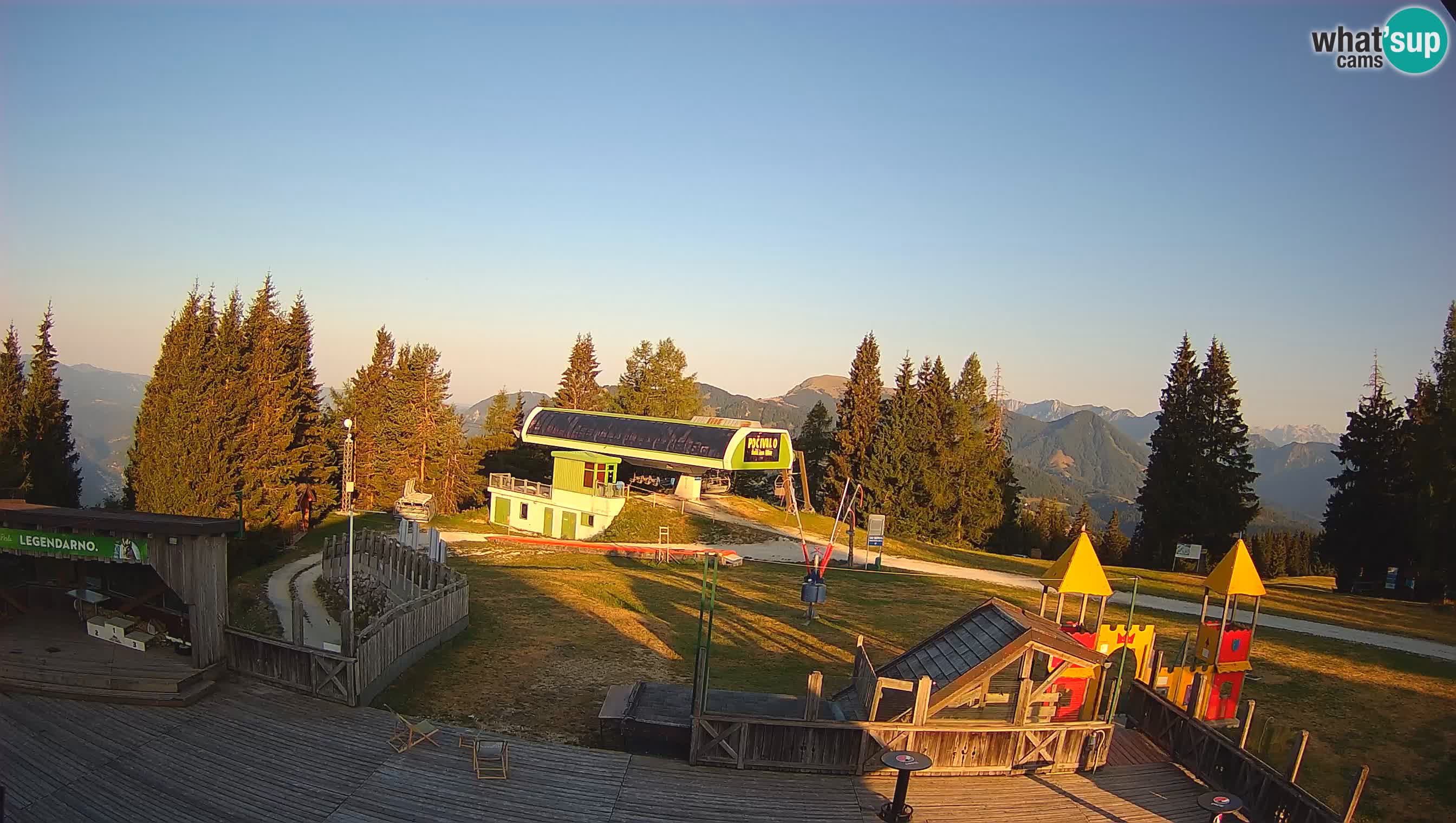 Spletna kamera Počivalo – Alpska Perla | Pogled v živo iz smučišča Cerkno
