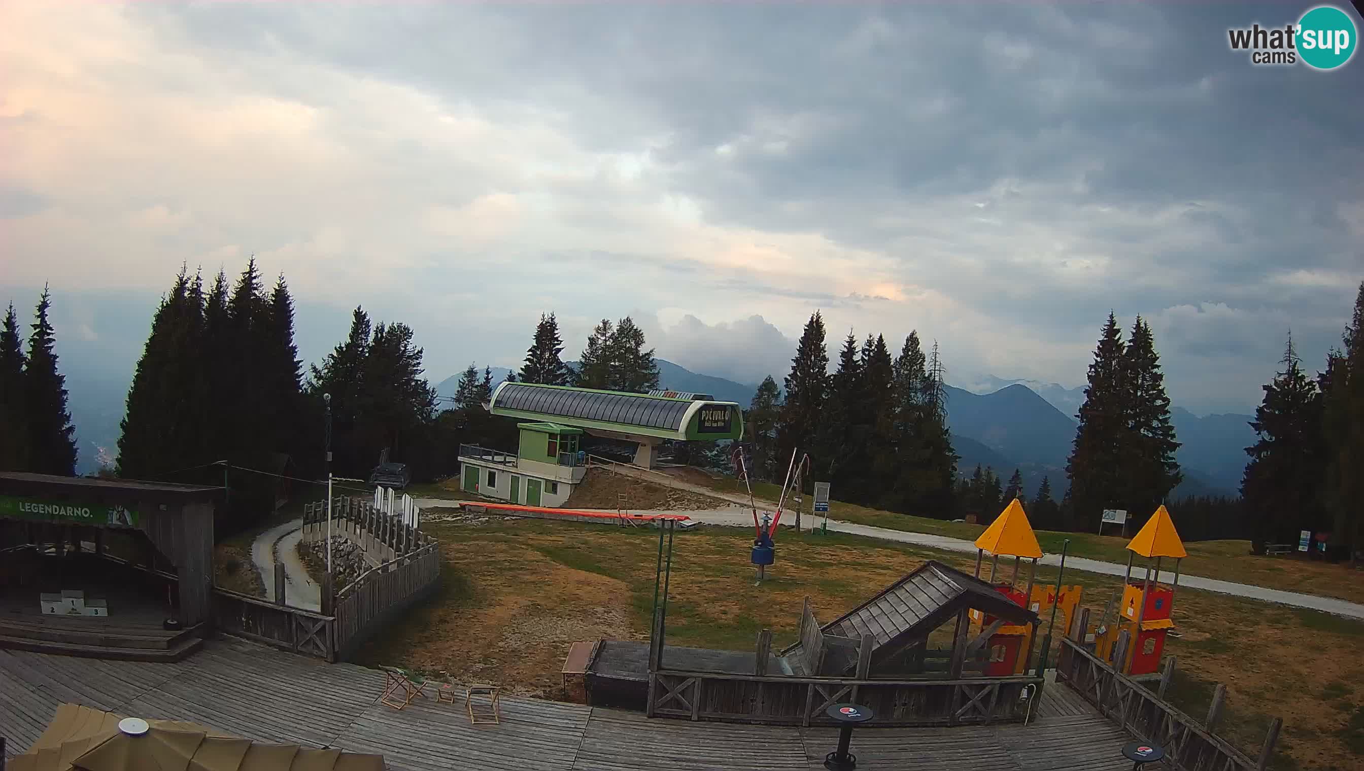 Spletna kamera Počivalo – Alpska Perla | Pogled v živo iz smučišča Cerkno