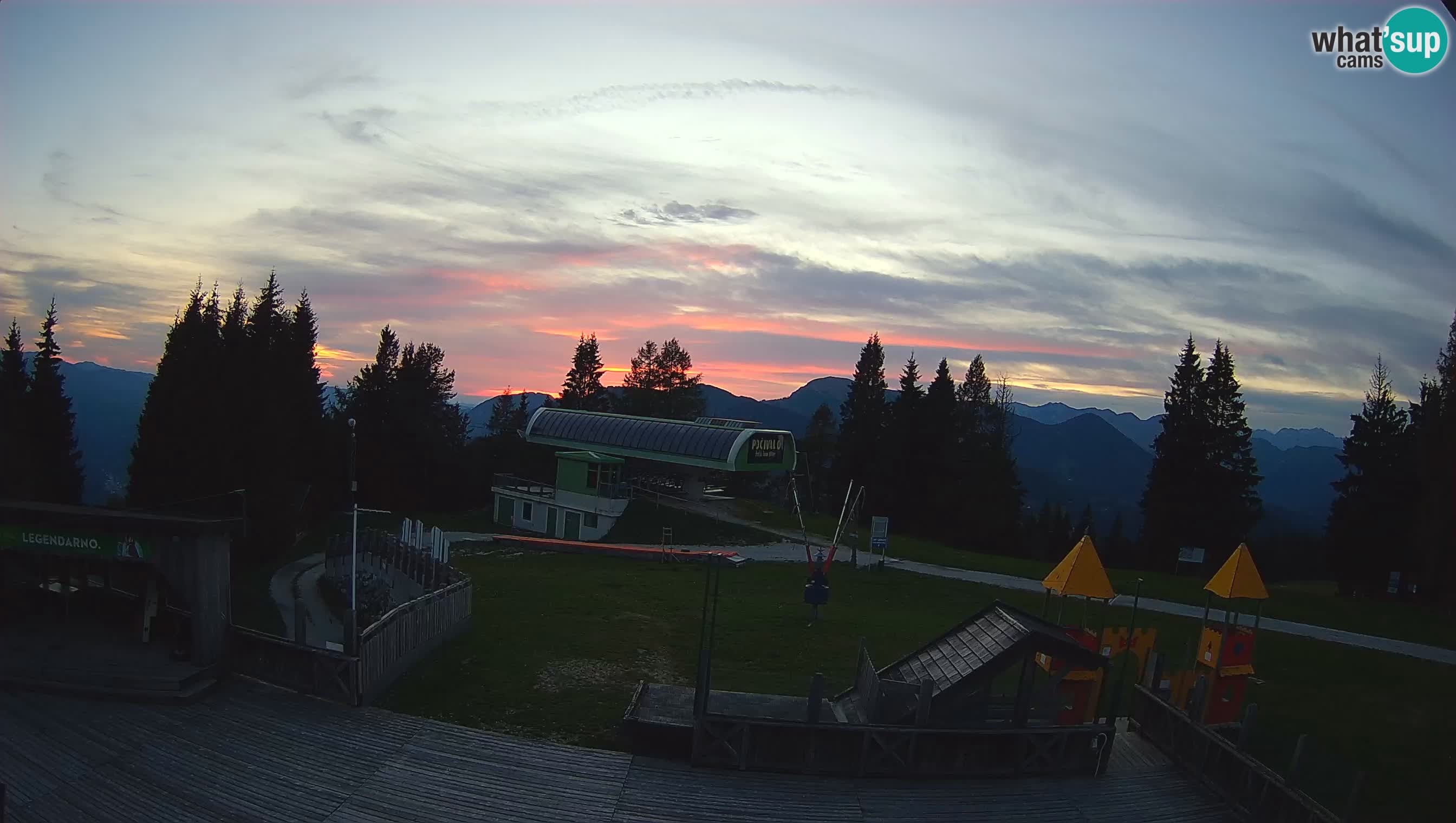 Spletna kamera Počivalo – Alpska Perla | Pogled v živo iz smučišča Cerkno