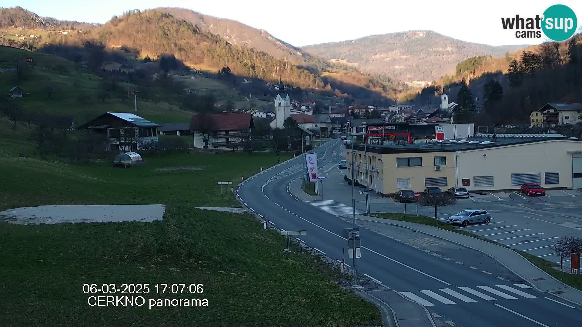 Webcam en direct – Entrée de la ville de Cerkno