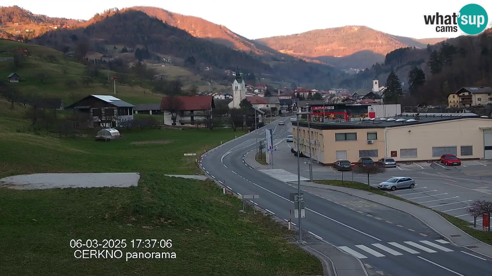 Webcam en direct – Entrée de la ville de Cerkno