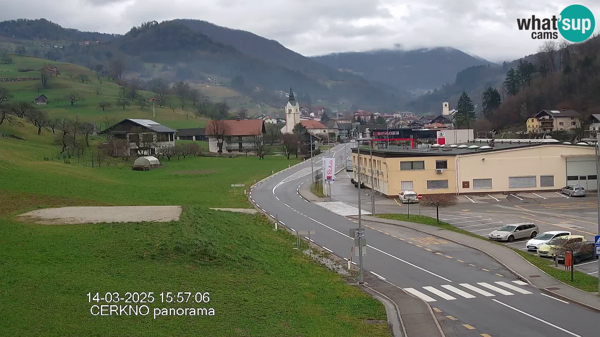 Webcam en direct – Entrée de la ville de Cerkno