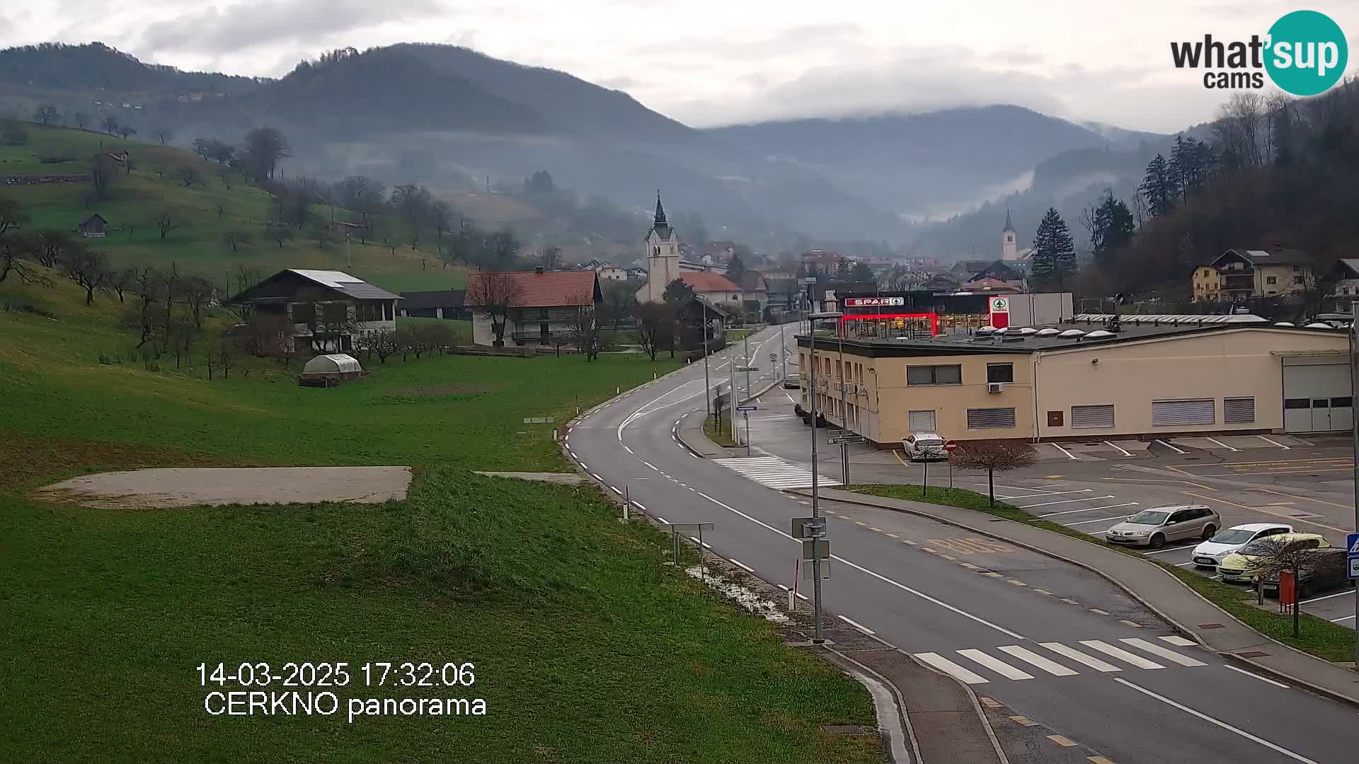 Webcam en direct – Entrée de la ville de Cerkno