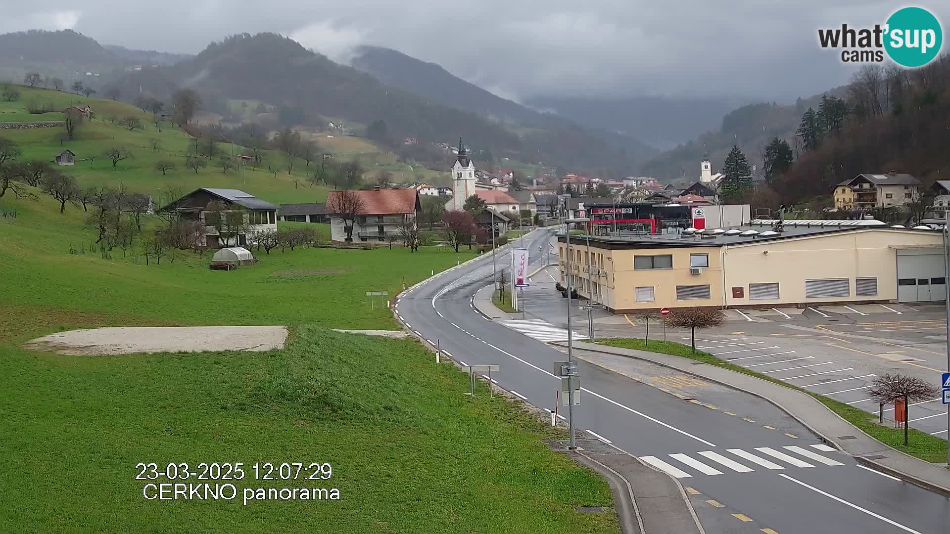 Webcam en direct – Entrée de la ville de Cerkno