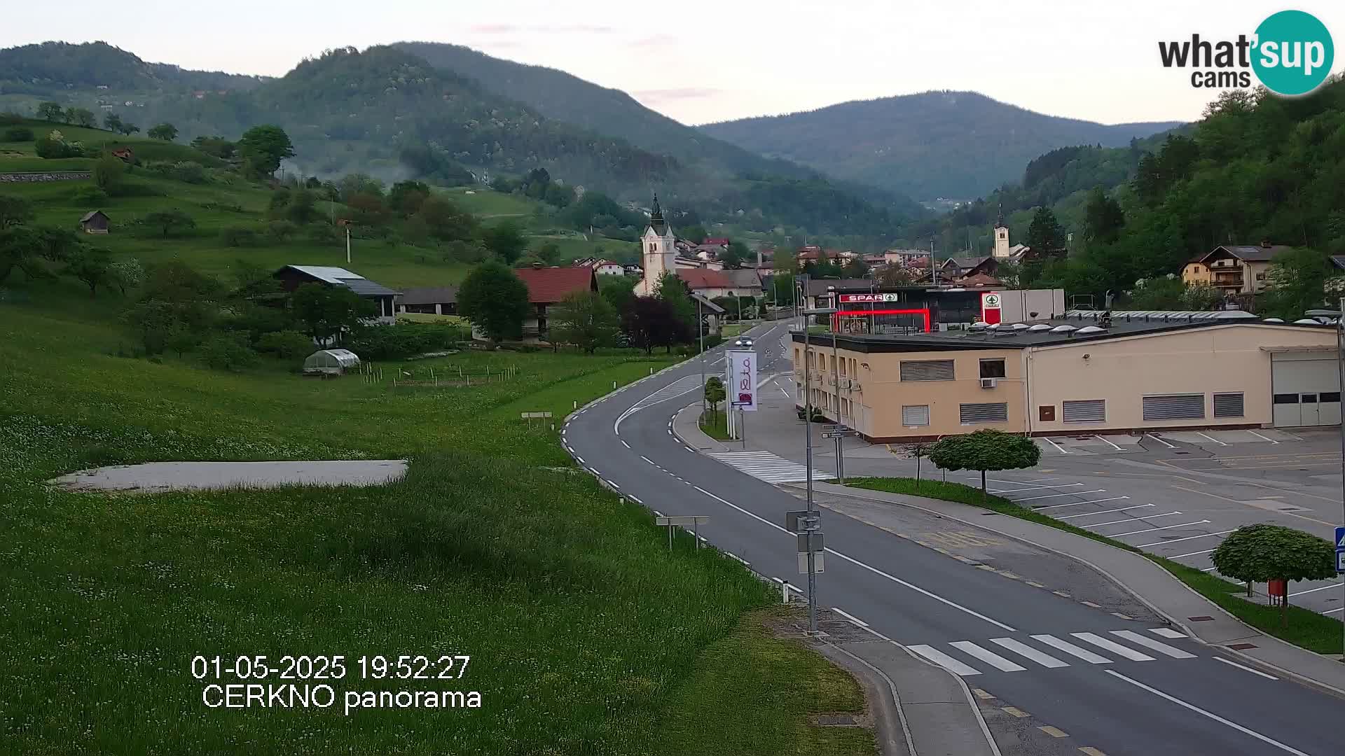 Webcam en direct – Entrée de la ville de Cerkno