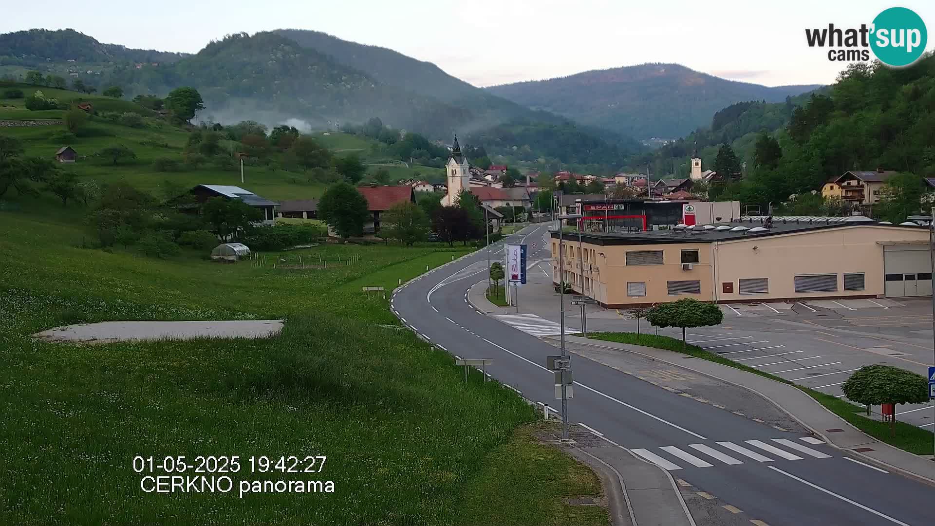 Webcam en direct – Entrée de la ville de Cerkno